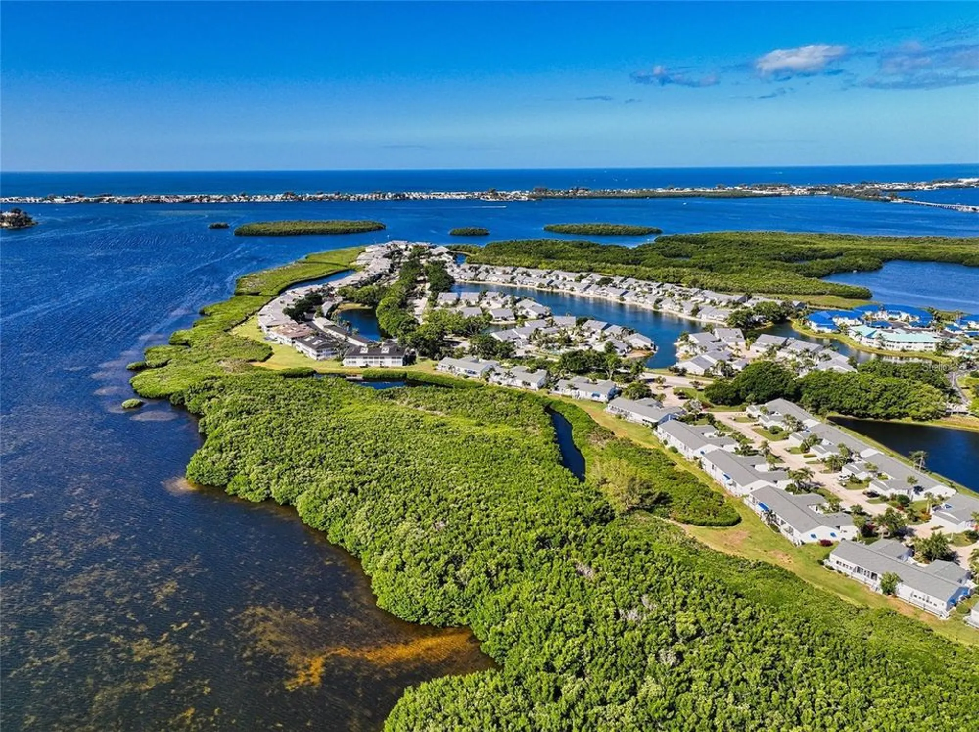 Property Slideshow image 5 of 37 | 967 waterside ln, Bradenton, FL, 34209