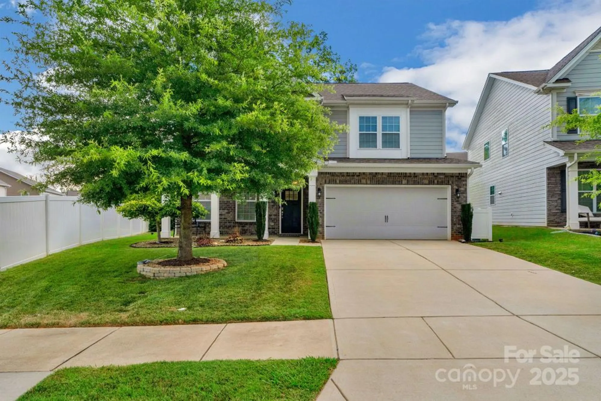 Property Slideshow image 2 of 48 | 236 robinwood ln, Lake Wylie, SC, 29710