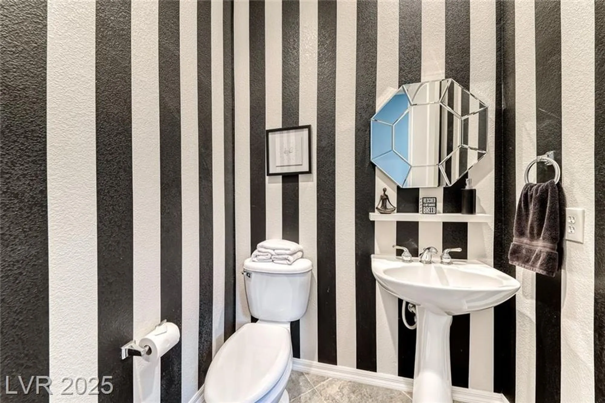 Property Slideshow image 43 of 67 | 2142 sandstone cliffs dr, Henderson, NV, 89044