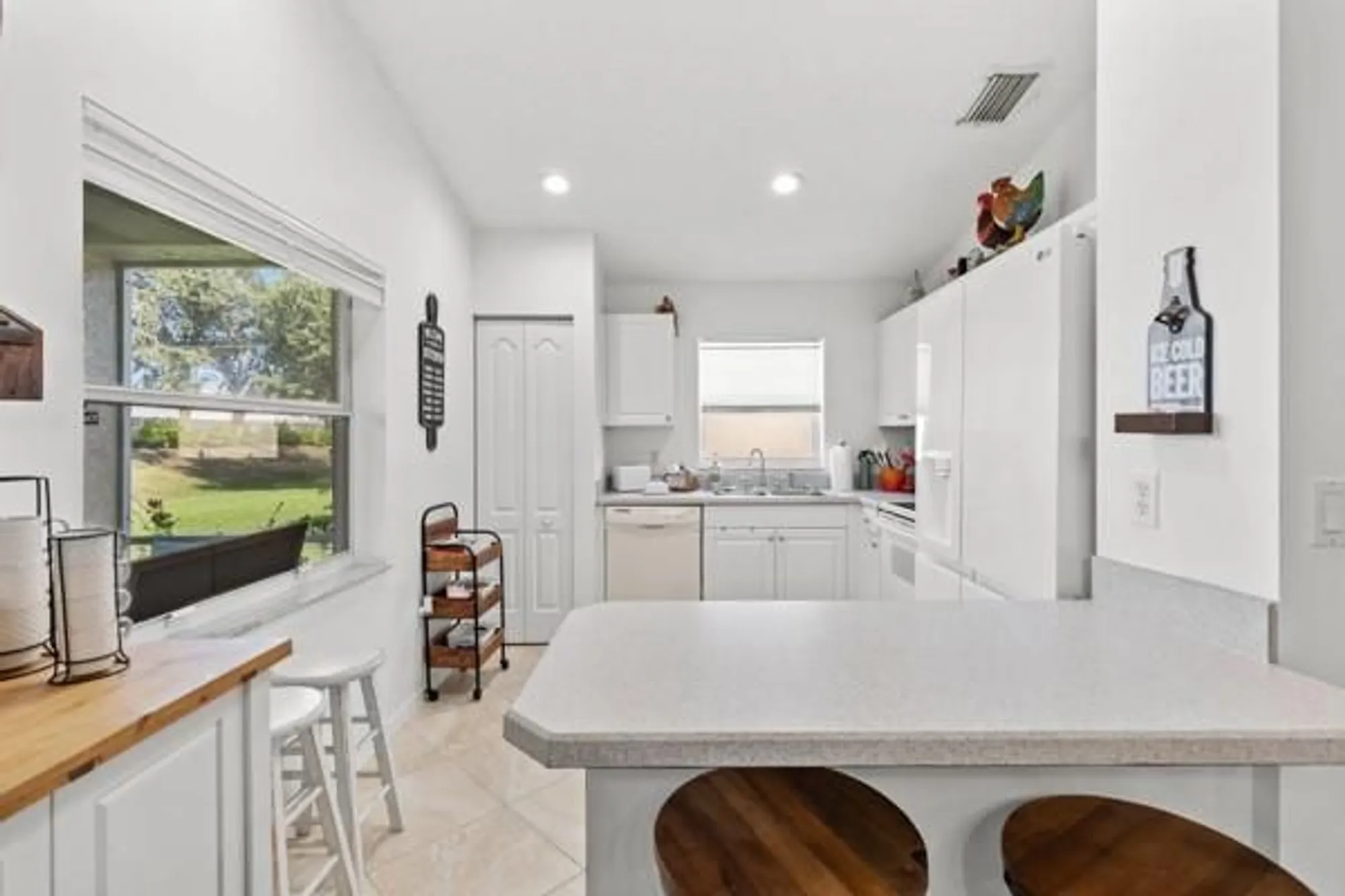 Property Slideshow image 9 of 25 | 304 sw north shore blvd, Port Saint Lucie, FL, 34986