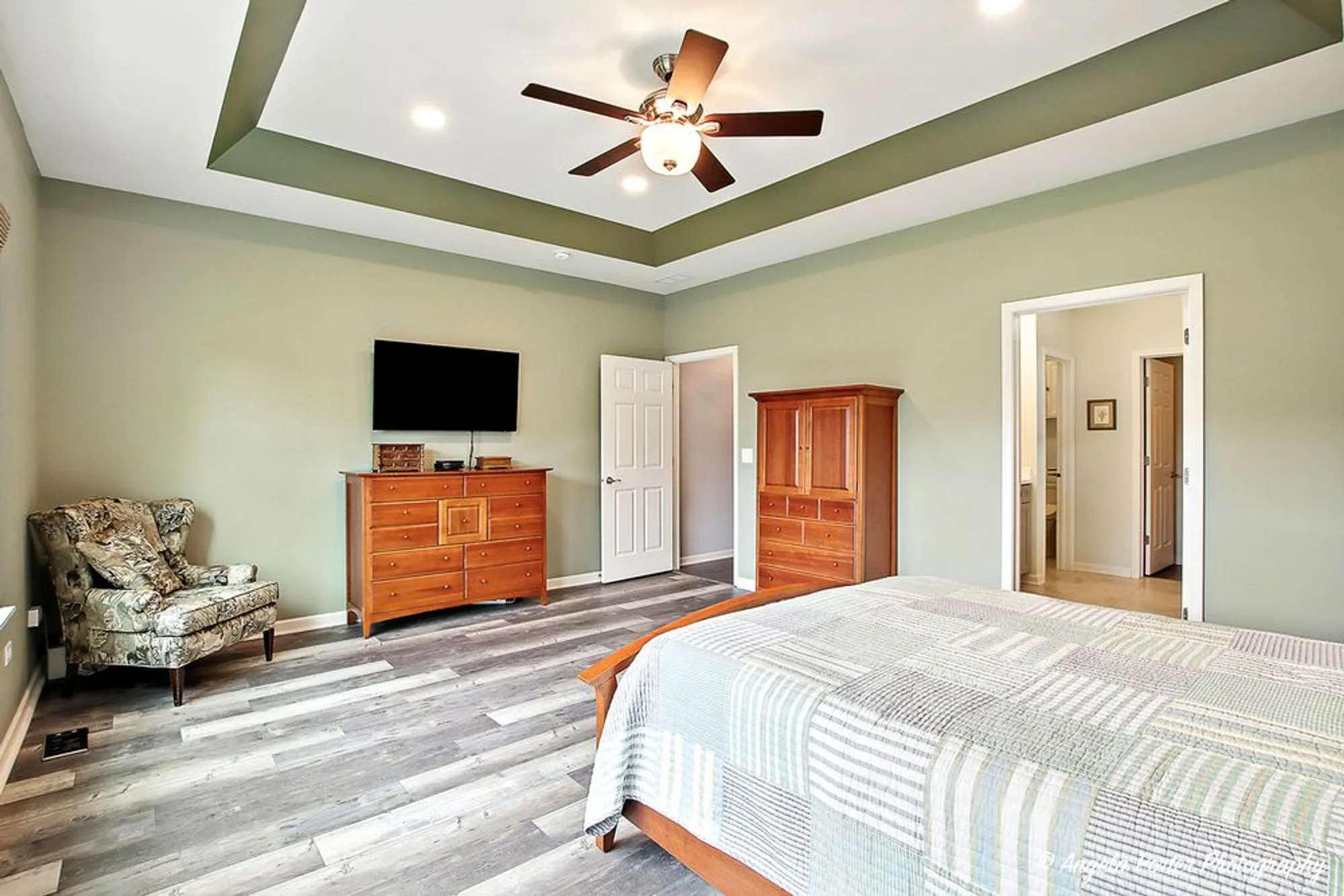 Property Slideshow image 10 of 36 | 1855 alta dr, Volo, IL, 60020