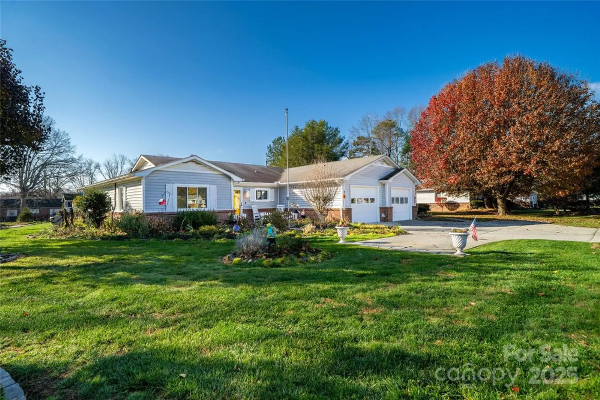 Property Slideshow image 20 of 25 | 1 wintry dr, Hendersonville, NC, 28792