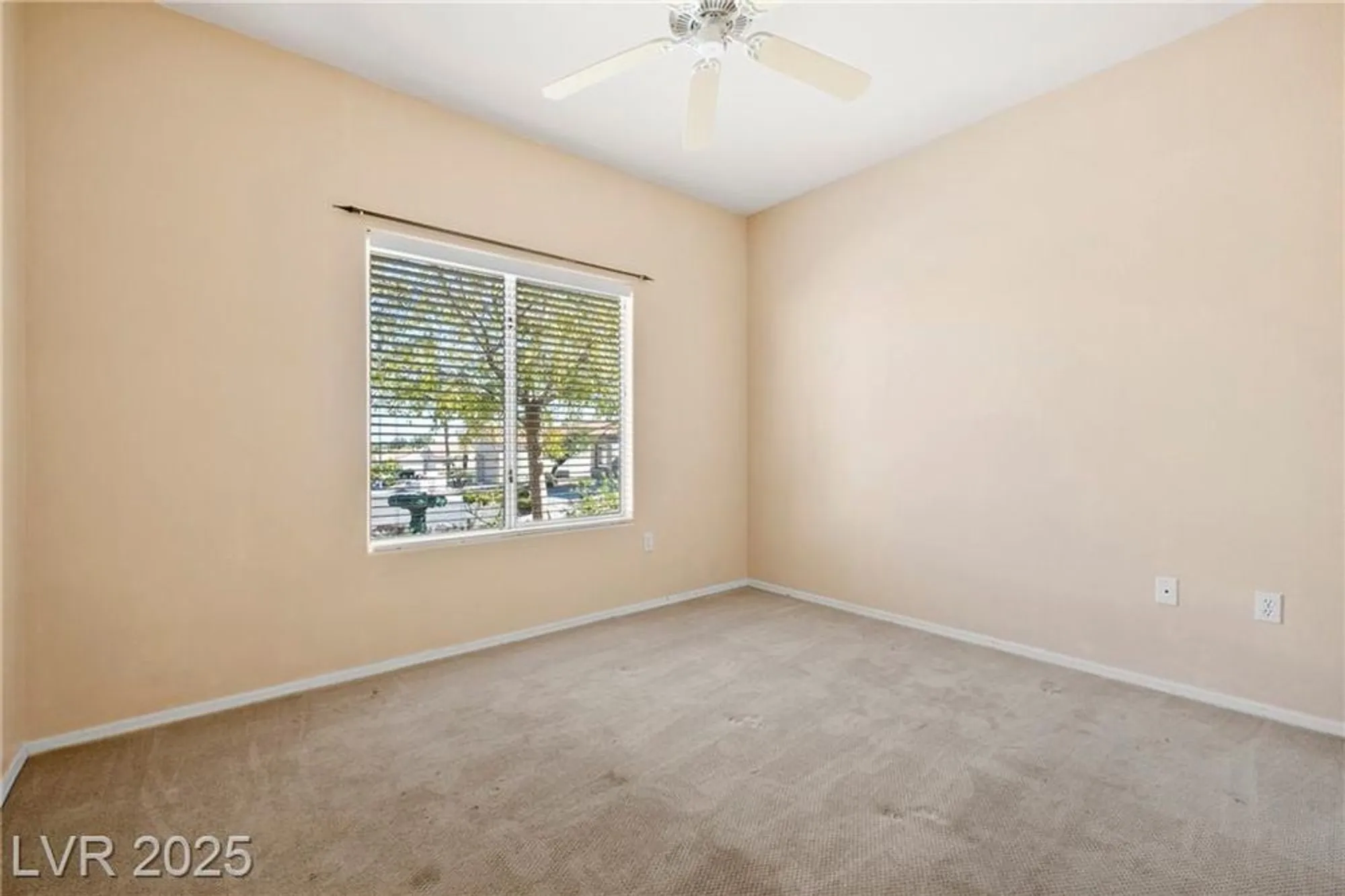 Property Slideshow image 32 of 38 | 2009 emery st, Las Vegas, NV, 89134