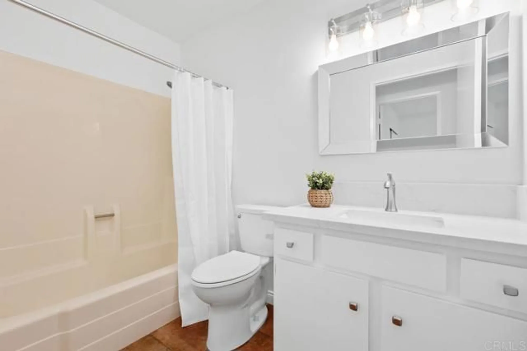 Property Slideshow image 28 of 45 | 4428 skimmer way, Oceanside, CA, 92057