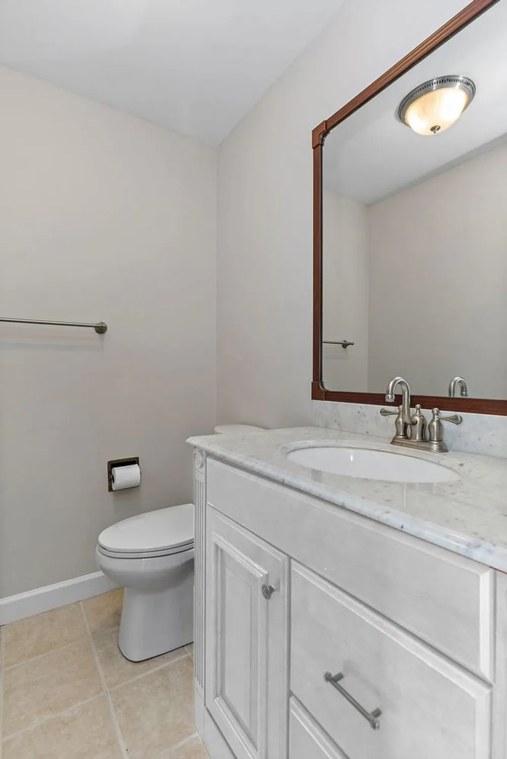 Property Slideshow image 15 of 39 | 830 oak hill rd, Lake Barrington, IL, 60010