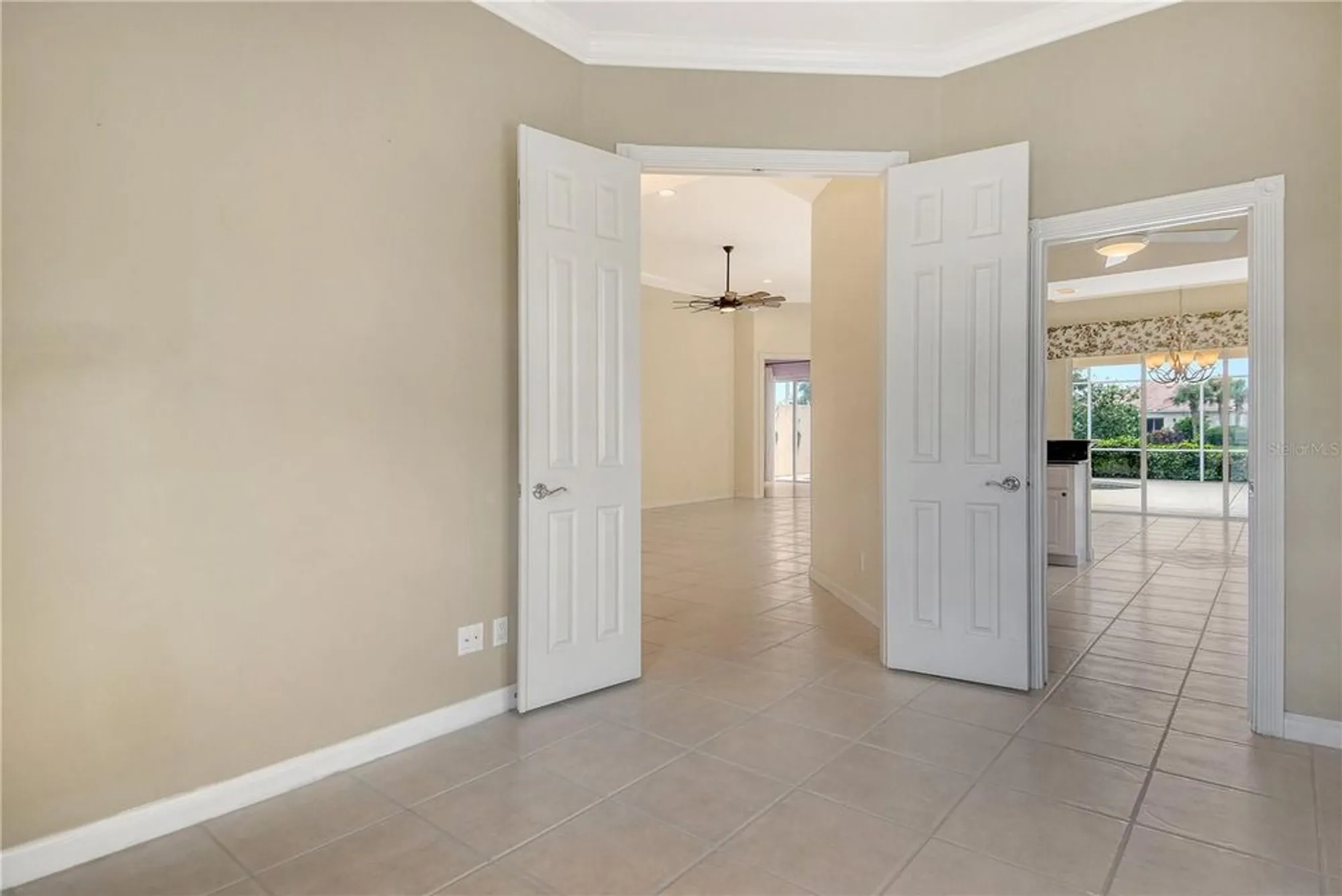 Property Slideshow image 7 of 70 | 5562 octonia pl, Sarasota, FL, 34238