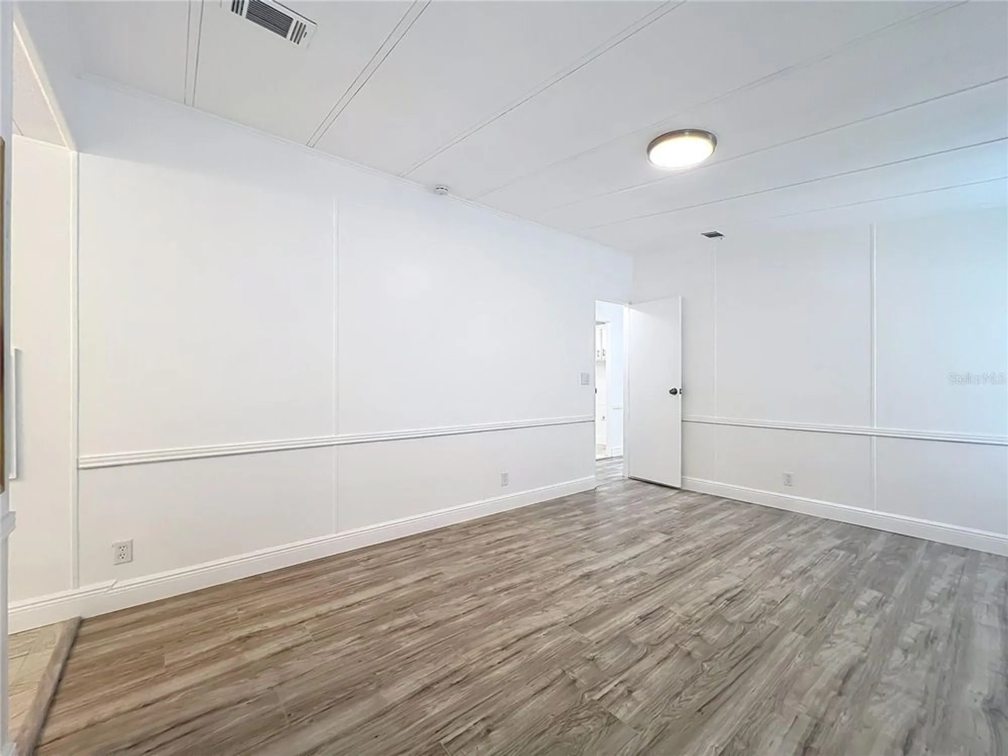 Property Slideshow image 20 of 30 | 143 westwood dr, Leesburg, FL, 34748