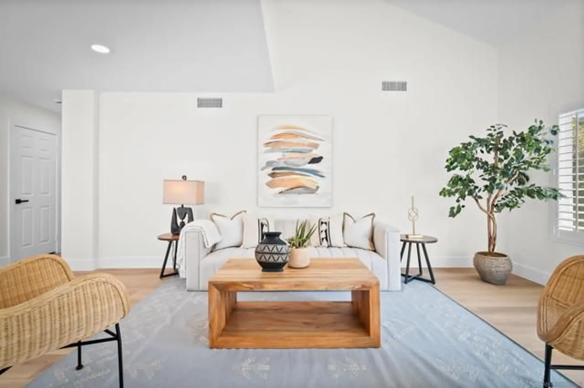 Property Slideshow image 14 of 47 | 4058 lemnos way, Oceanside, CA, 92056