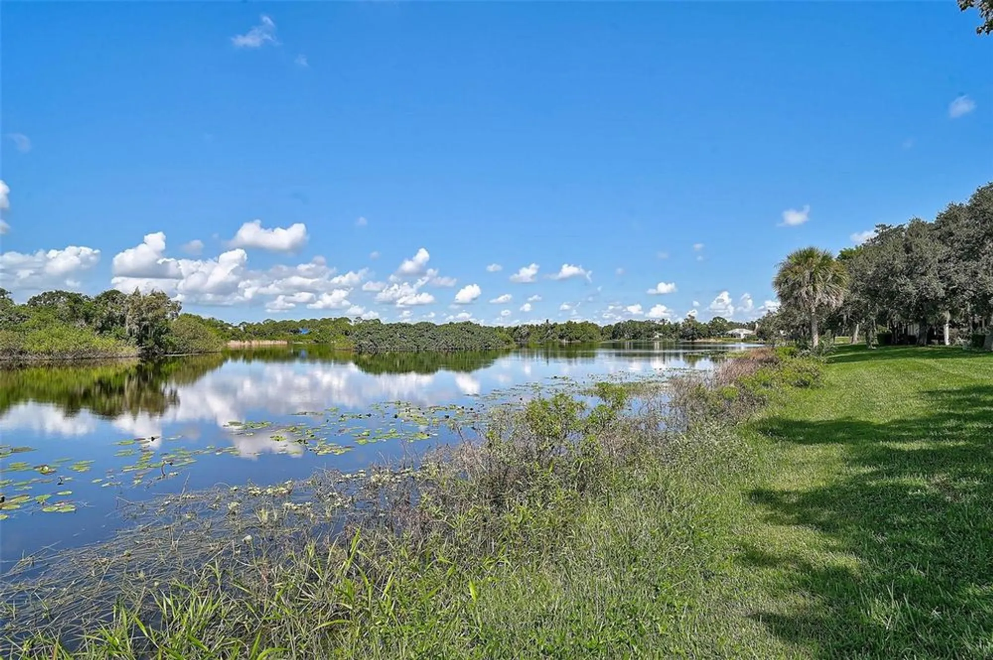 Property Slideshow image 36 of 50 | 7363 oak moss dr # 33, Sarasota, FL, 34241