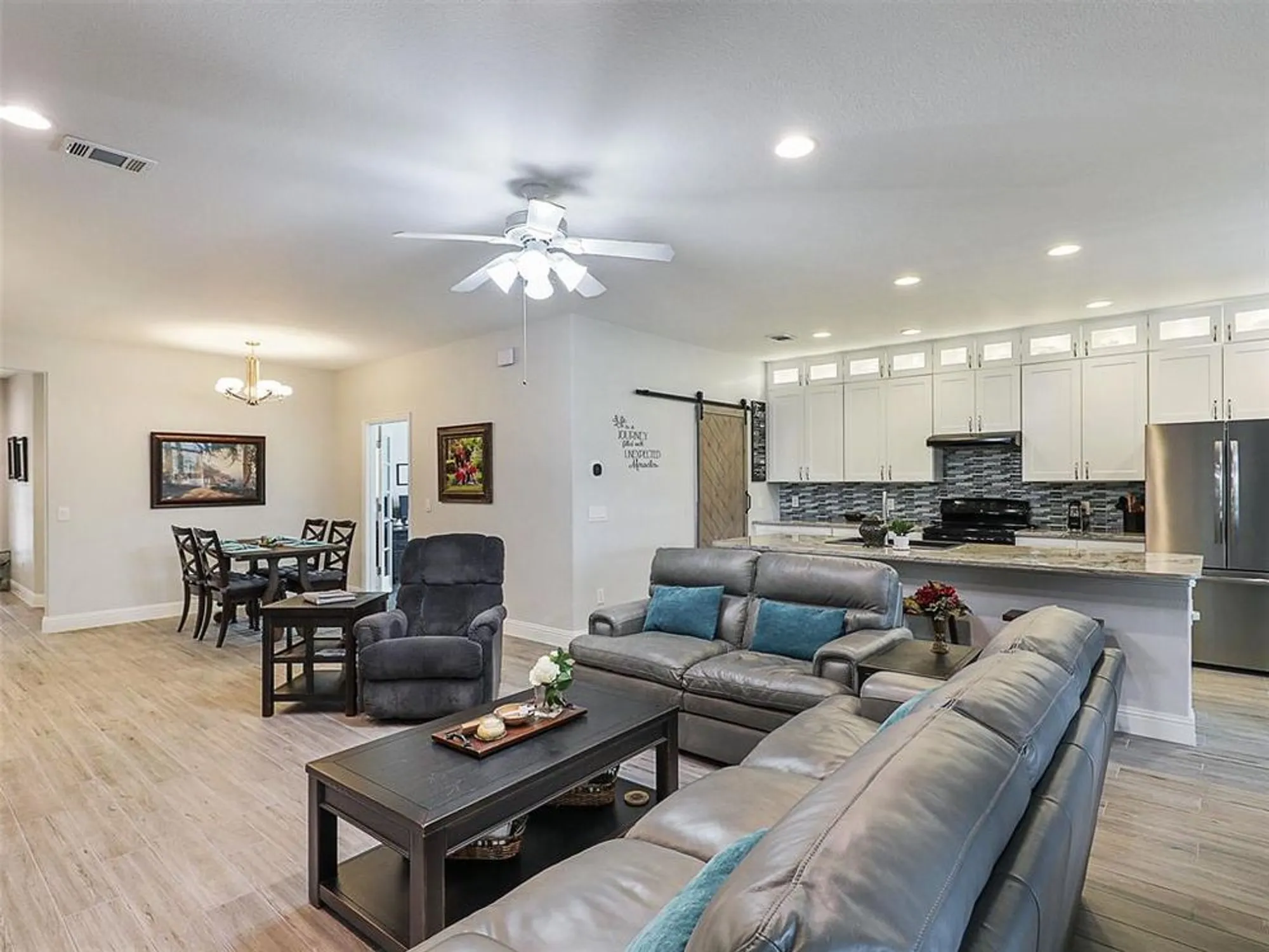 Property Slideshow image 13 of 37 | 6026 prairie bend ln, Frisco, TX, 75036