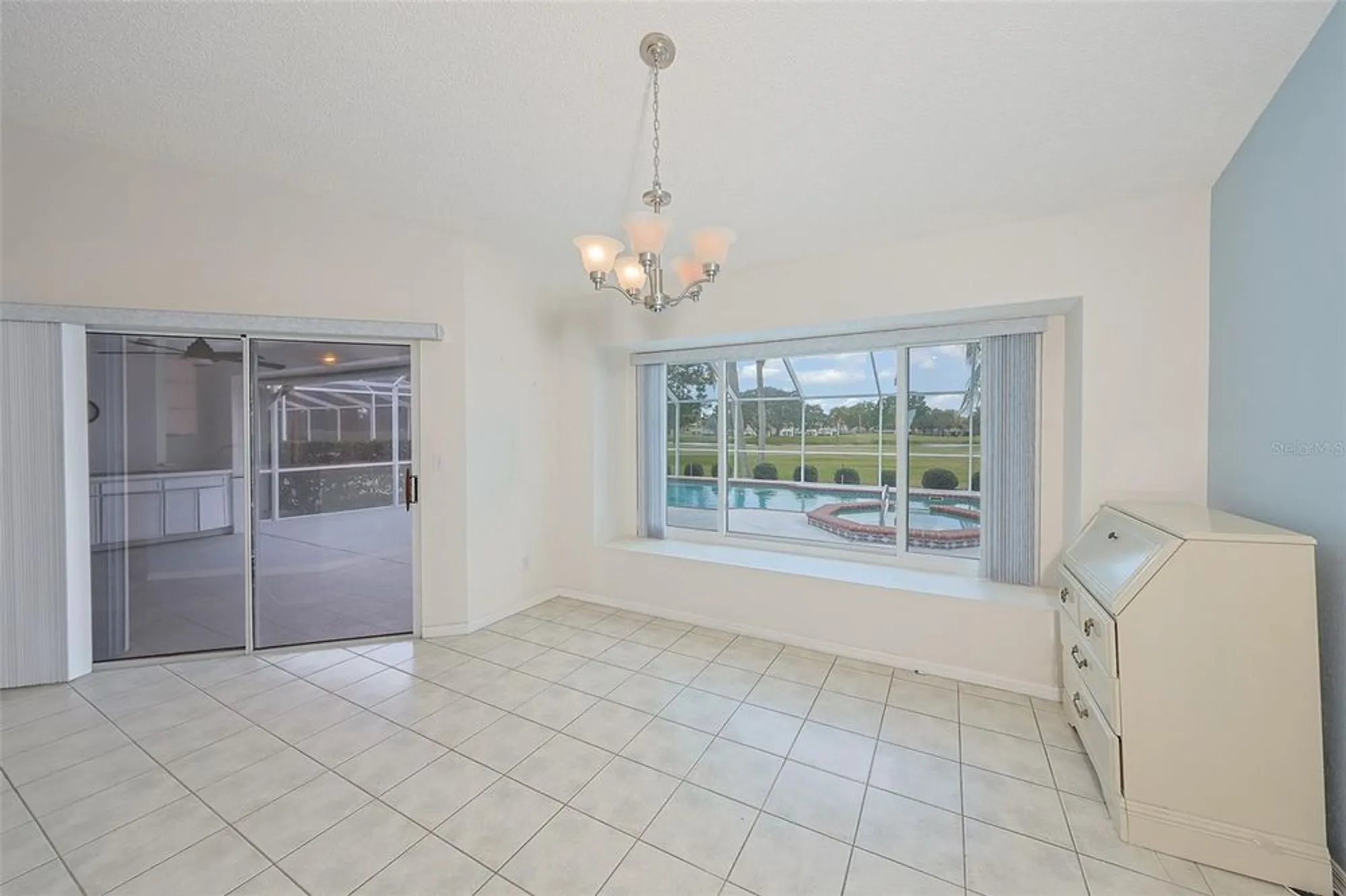 Property Slideshow image 13 of 42 | 352 caloosa palms ct, Sun City Center, FL, 33573