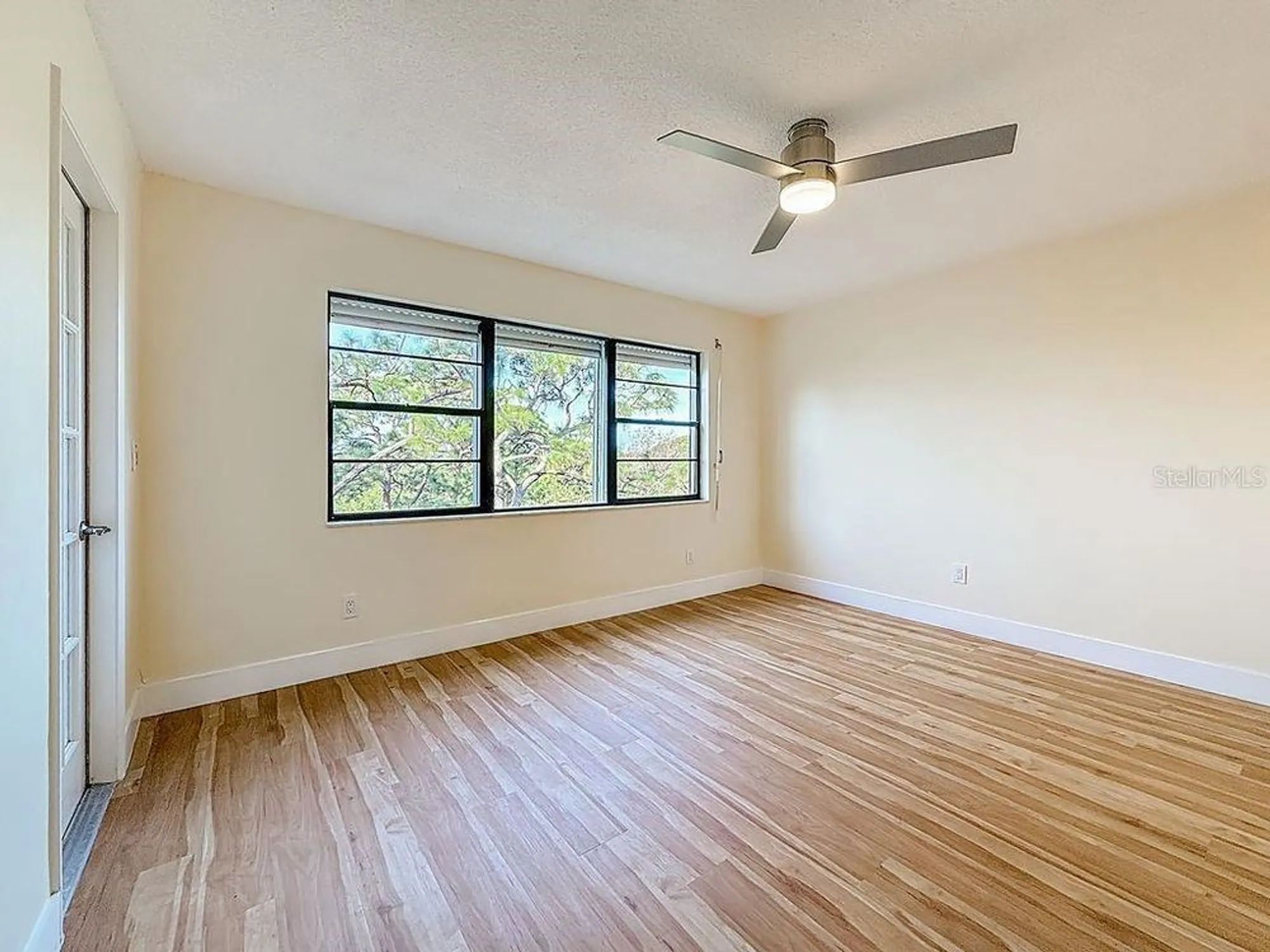 Property Slideshow image 16 of 50 | 8198 terrace garden dr n unit 407, St Petersburg, FL, 33709