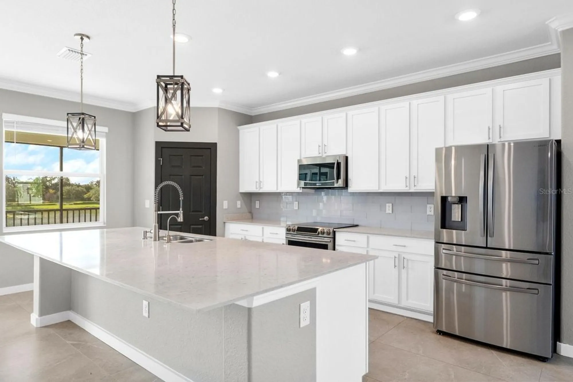 Property Slideshow image 12 of 41 | 933 tidewater shores loop # 722, Bradenton, FL, 34208