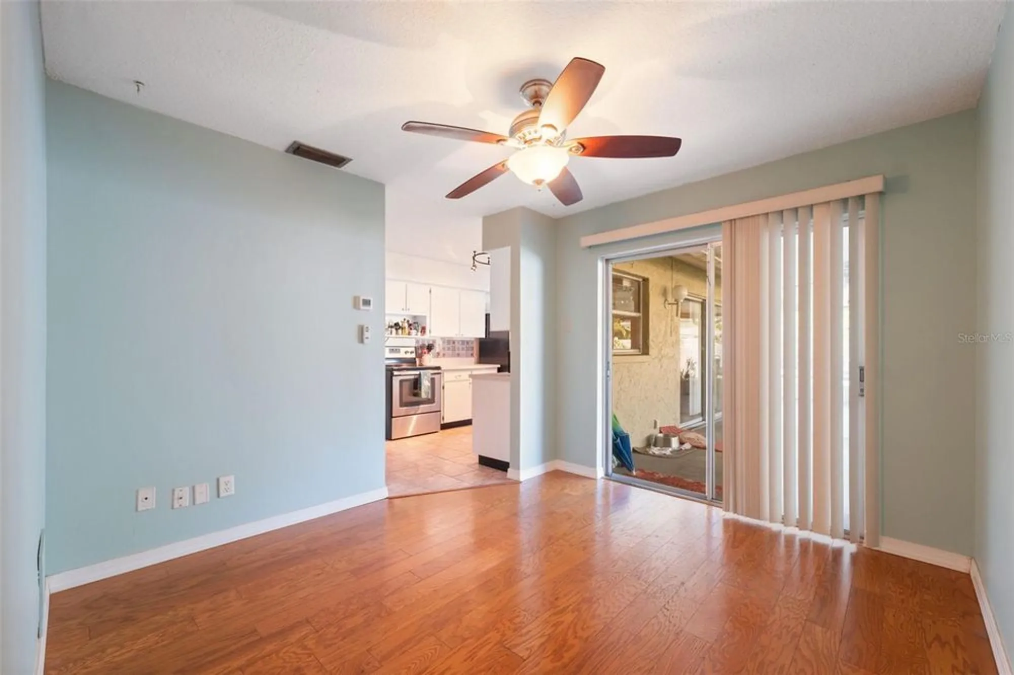 Property Slideshow image 16 of 40 | 766 anchorage ln, Palm Harbor, FL, 34685