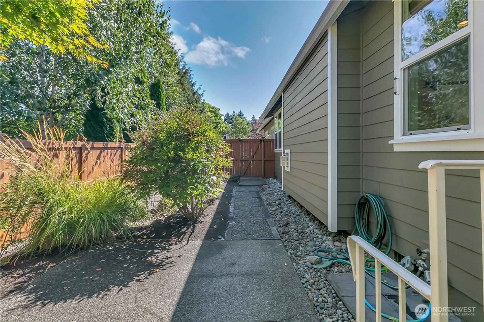 Property Slideshow image 31 of 38 | 4961 spokane st, Lacey, WA, 98516