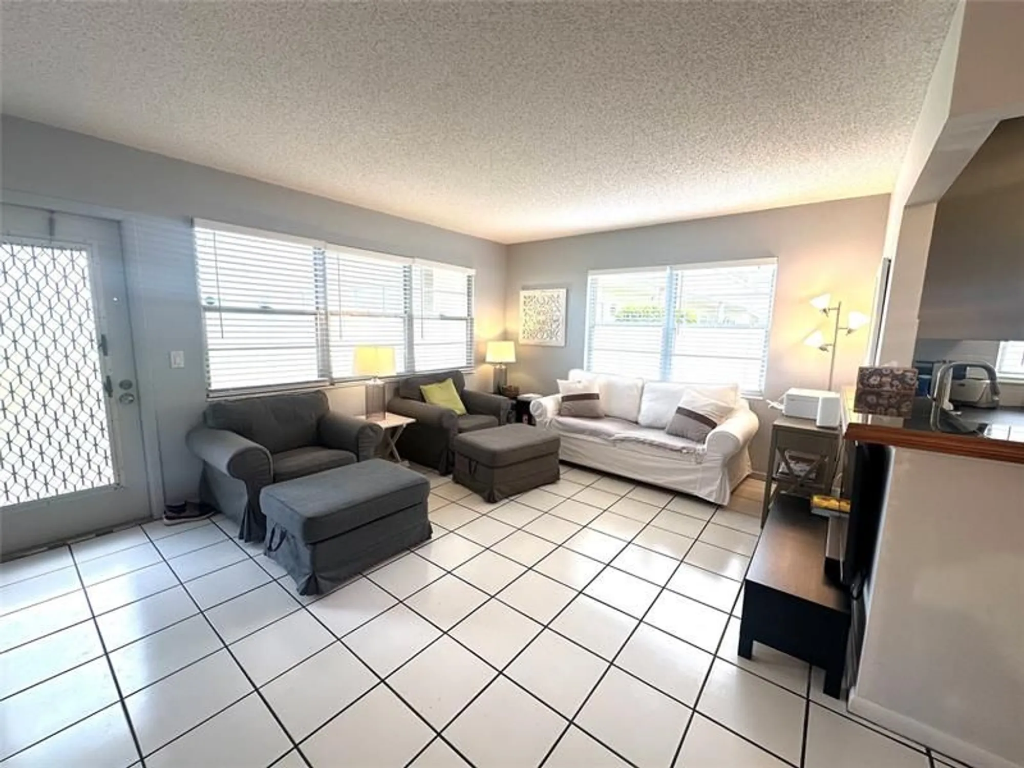 Property Slideshow image 4 of 67 | 492 tilford w # 492, Deerfield Beach, FL, 33442