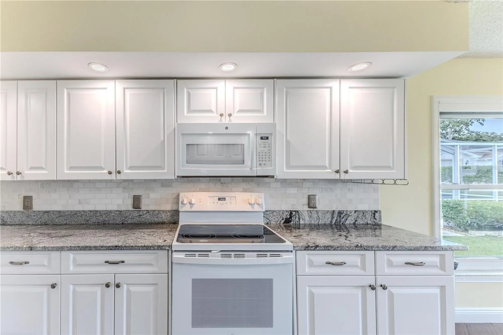 Property Slideshow image 18 of 60 | 2181 terrace view ln, Spring Hill, FL, 34606