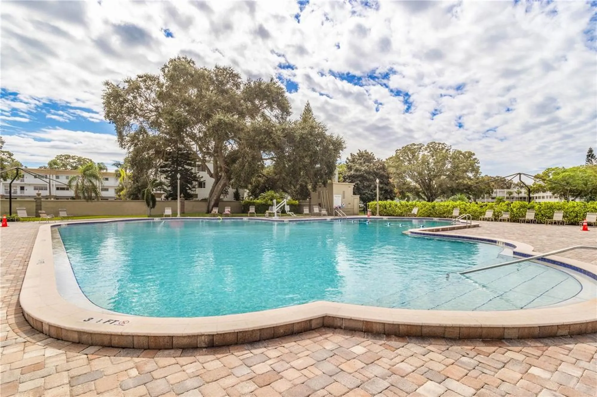 Property Slideshow image 33 of 40 | 2455 finlandia ln 39, Clearwater, FL, 33763