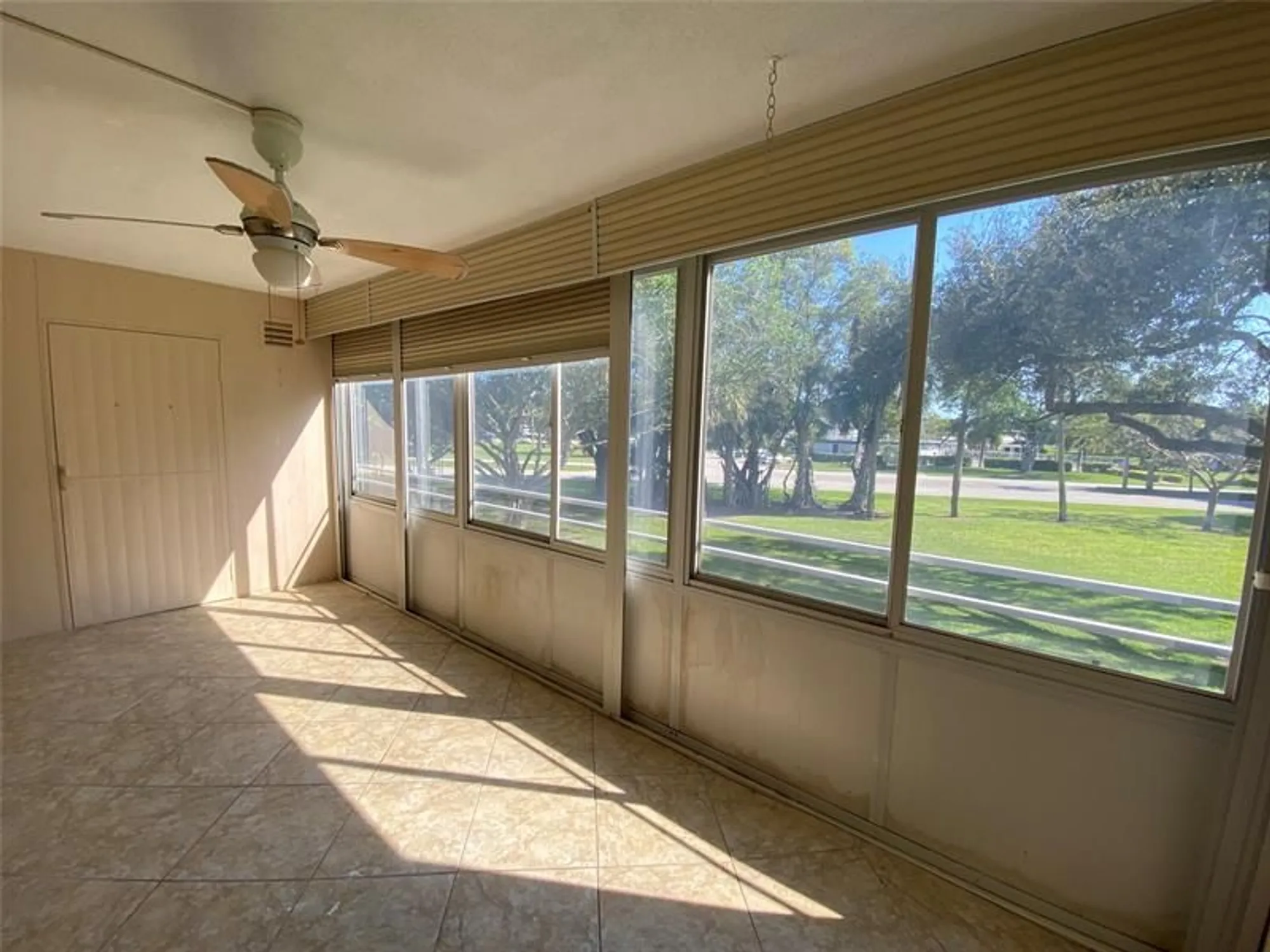 Property Slideshow image 4 of 44 | 2019 cambridge a # 2019, Deerfield Beach, FL, 33442