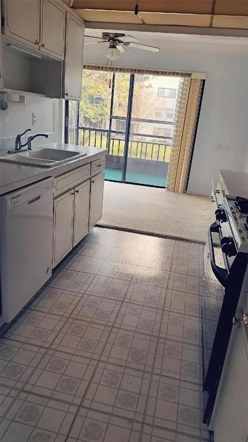 Property Slideshow image 7 of 18 | 7951 58th ave n unit 208, St Petersburg, FL, 33709