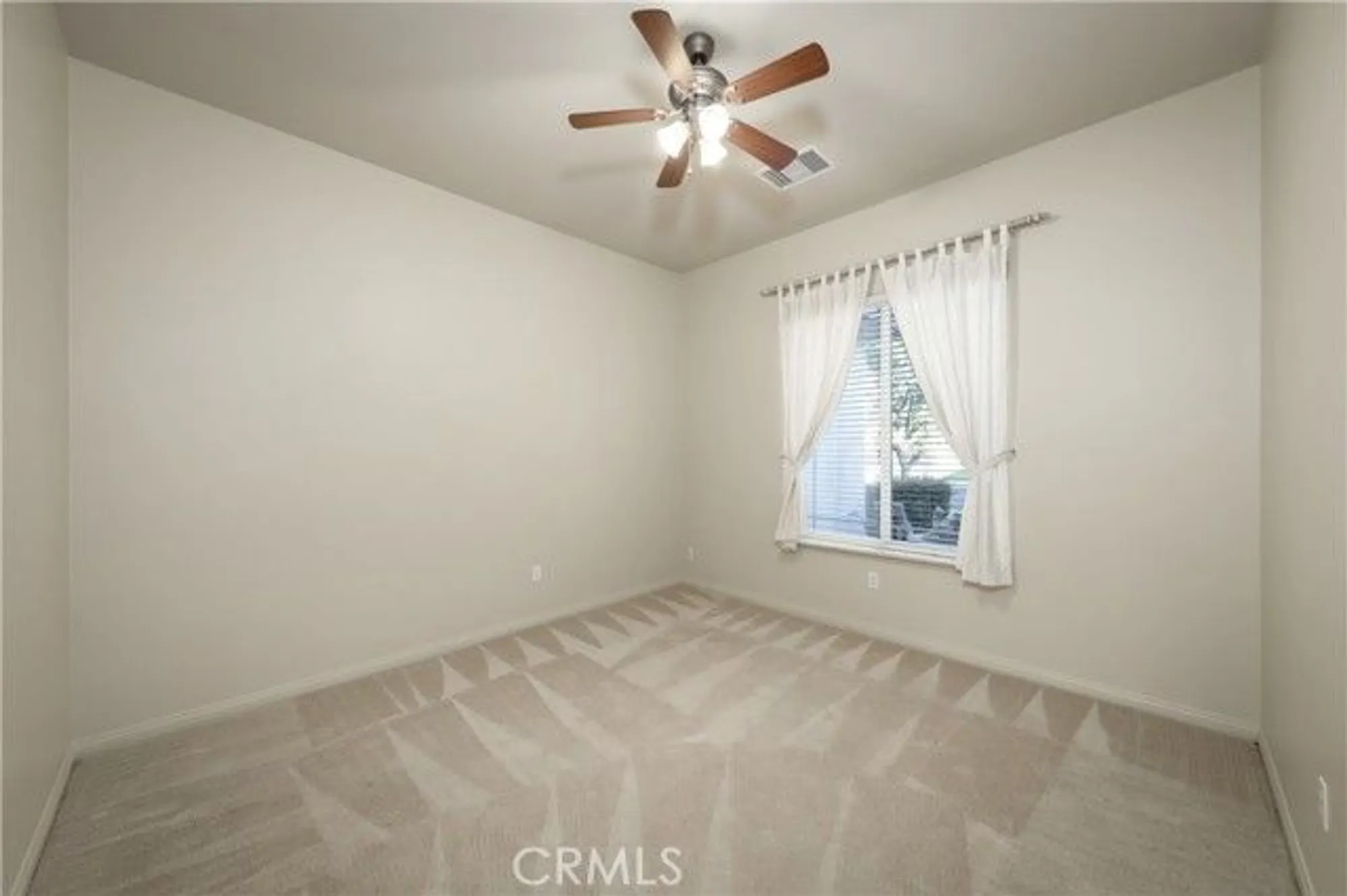 Property Slideshow image 11 of 34 | 10014 brigadoon rose st, Bakersfield, CA, 93311