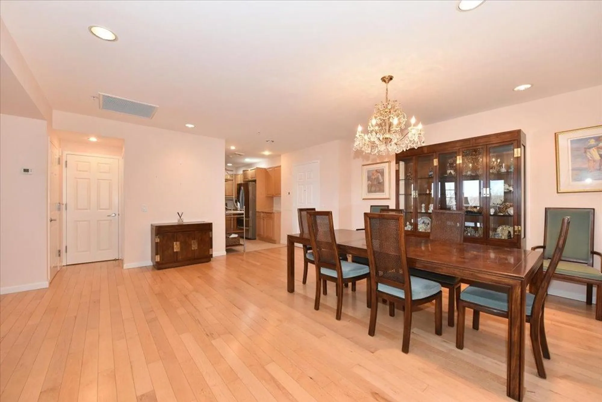 Property Slideshow image 8 of 27 | 100 harbor view dr 439, Port Washington, NY, 11050