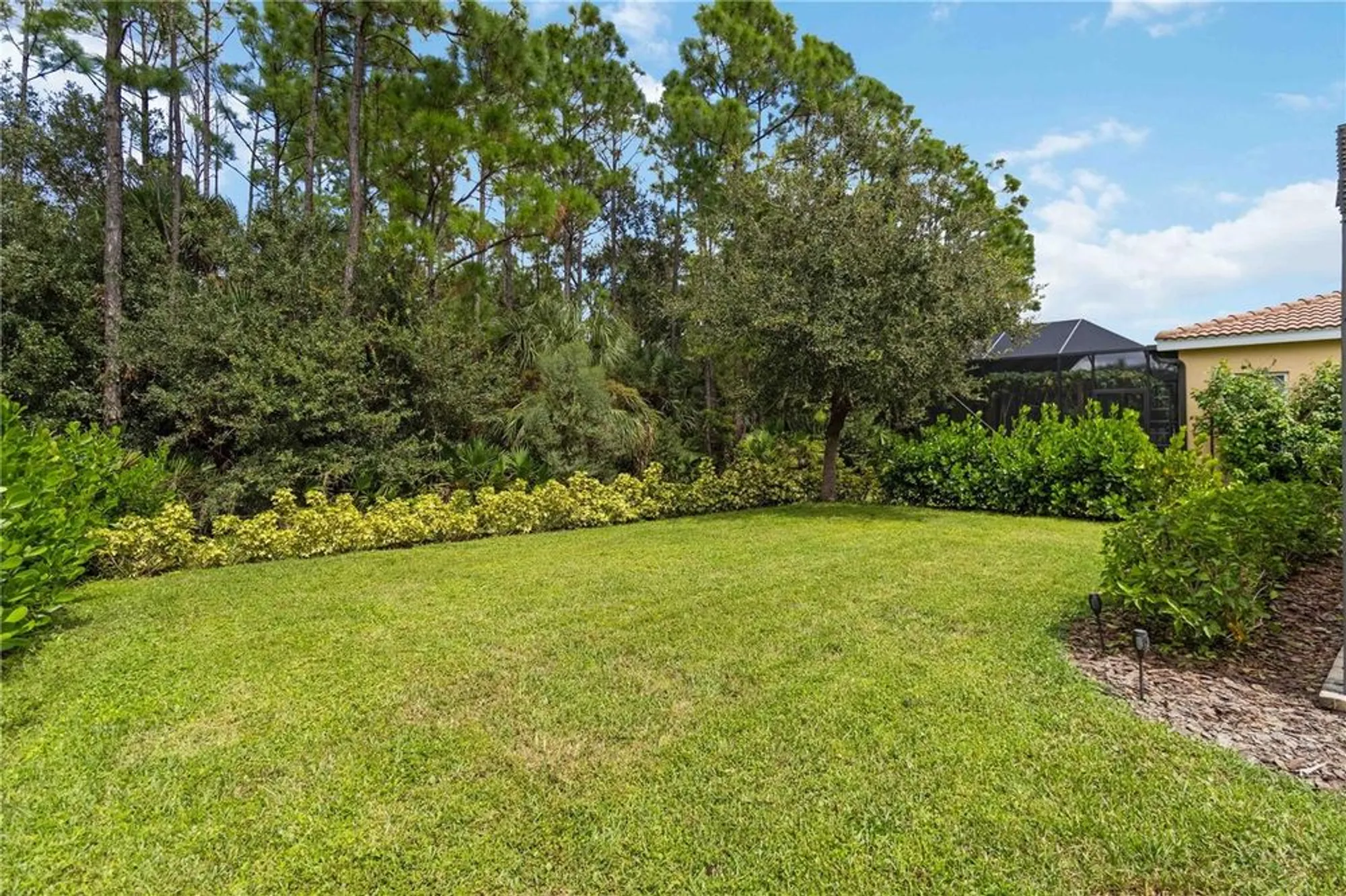 Property Slideshow image 38 of 70 | 12252 stuart dr, Venice, FL, 34293