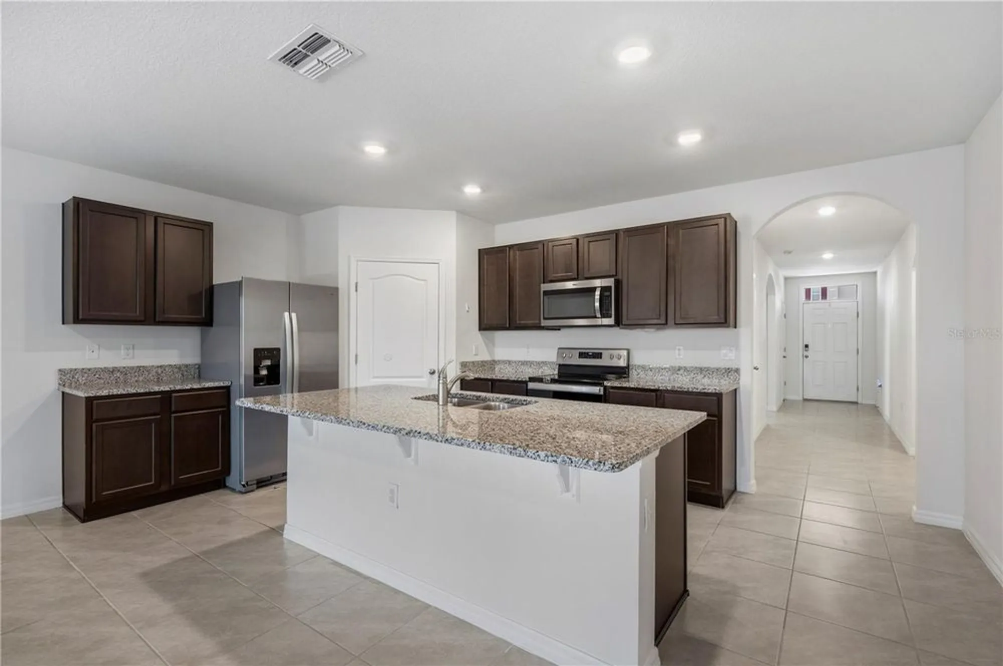 Property Slideshow image 18 of 41 | 2719 grandbury grove rd, Lakeland, FL, 33811