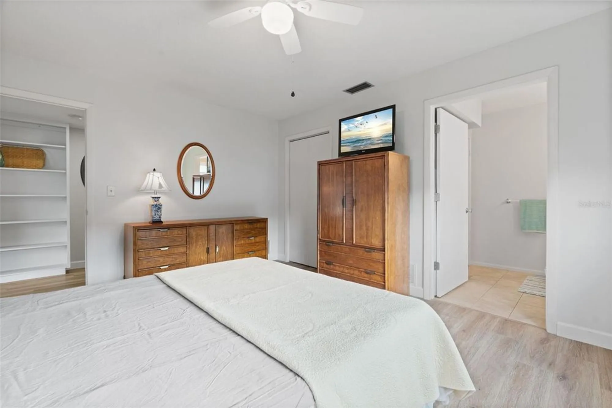 Property Slideshow image 20 of 42 | 3952 ashwood ln 37, Sarasota, FL, 34232