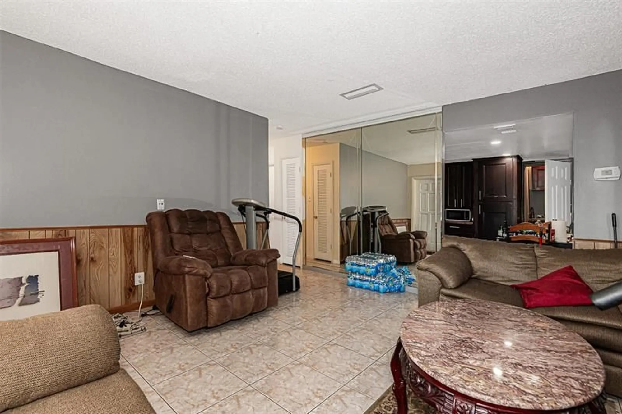 Property Slideshow image 10 of 22 | 1005 nw 73rd ave, Margate, FL, 33063