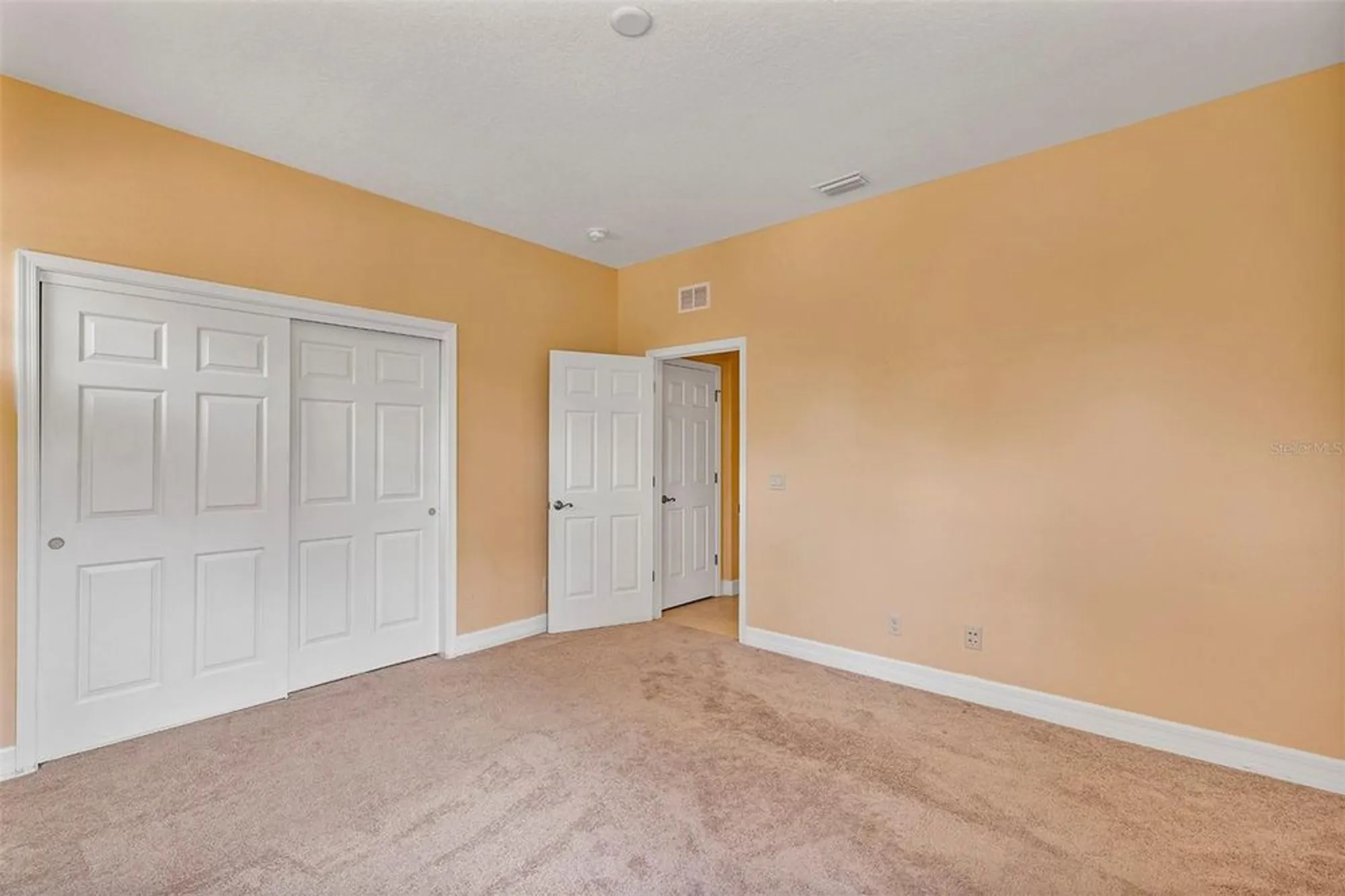 Property Slideshow image 9 of 48 | 1420 emerald dunes dr # 7, Sun City Center, FL, 33573