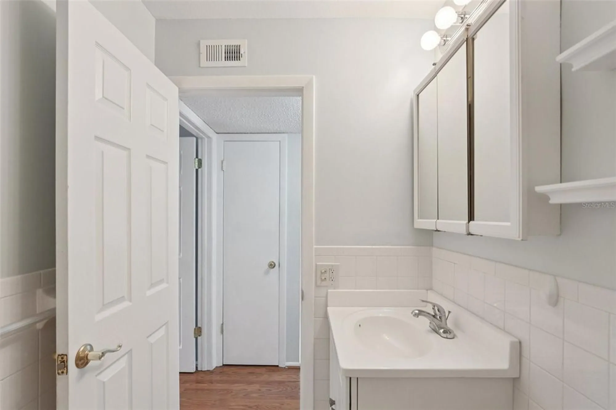 Property Slideshow image 25 of 49 | 2370 jamaican st apt 44, Clearwater, FL, 33763