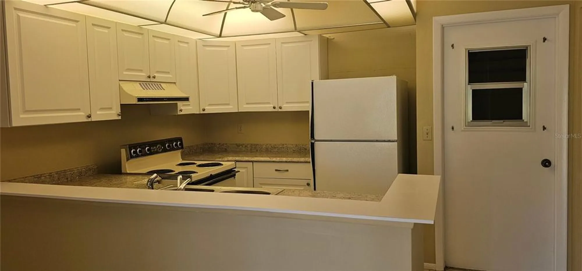 Property Slideshow image 9 of 26 | 4297 oakhurst cir 3051, Sarasota, FL, 34233