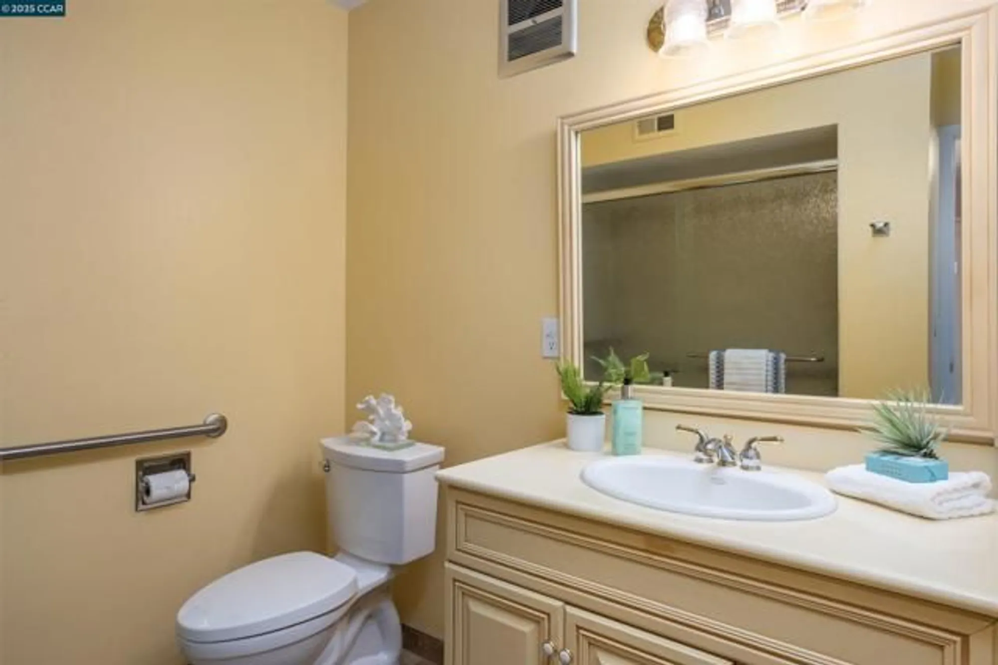Property Slideshow image 19 of 26 | 1601 canyonwood ct 8, Walnut Creek, CA, 94595
