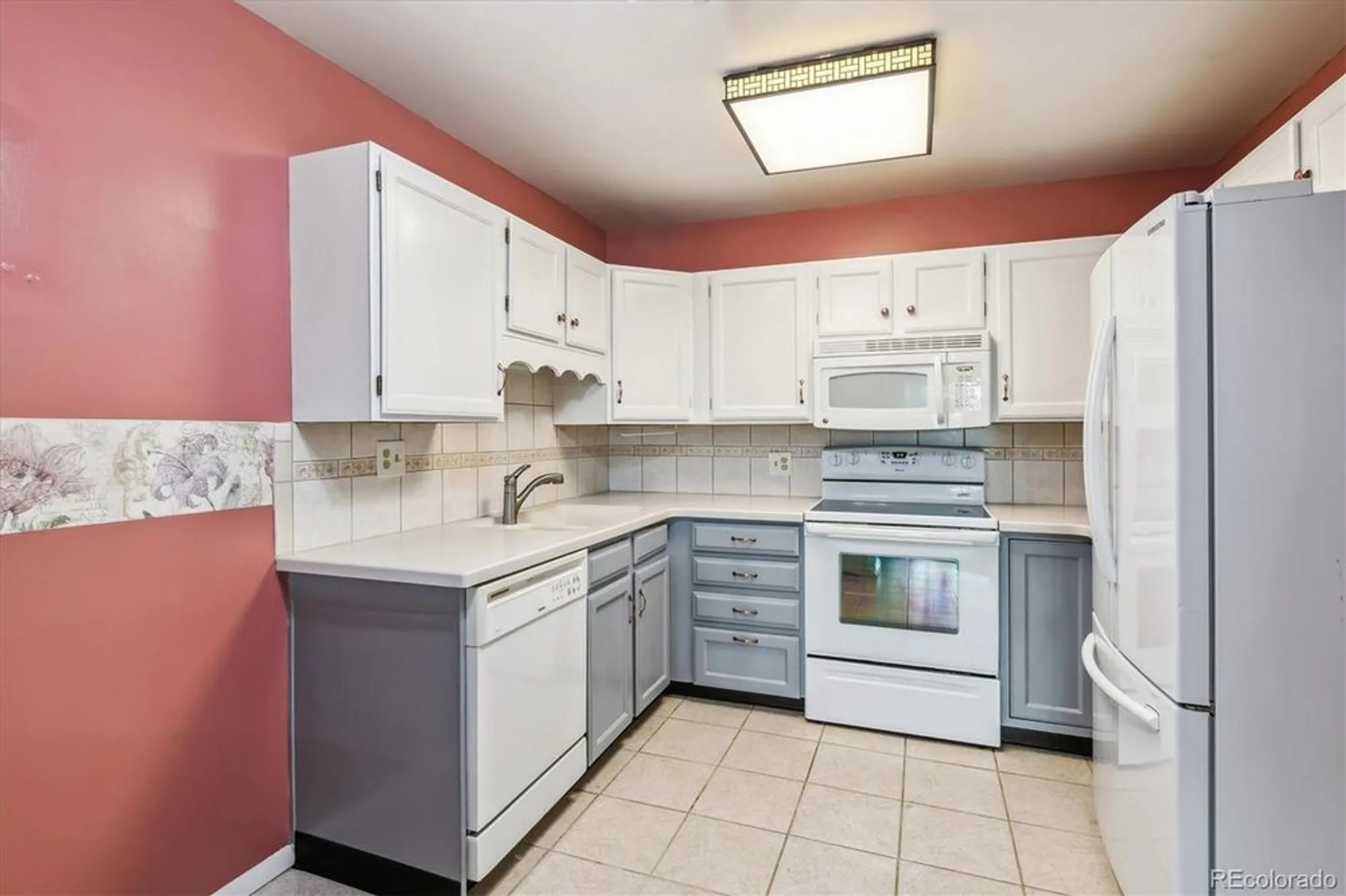Property Slideshow image 9 of 34 | 3022 s wheeling way 407, Aurora, CO, 80014