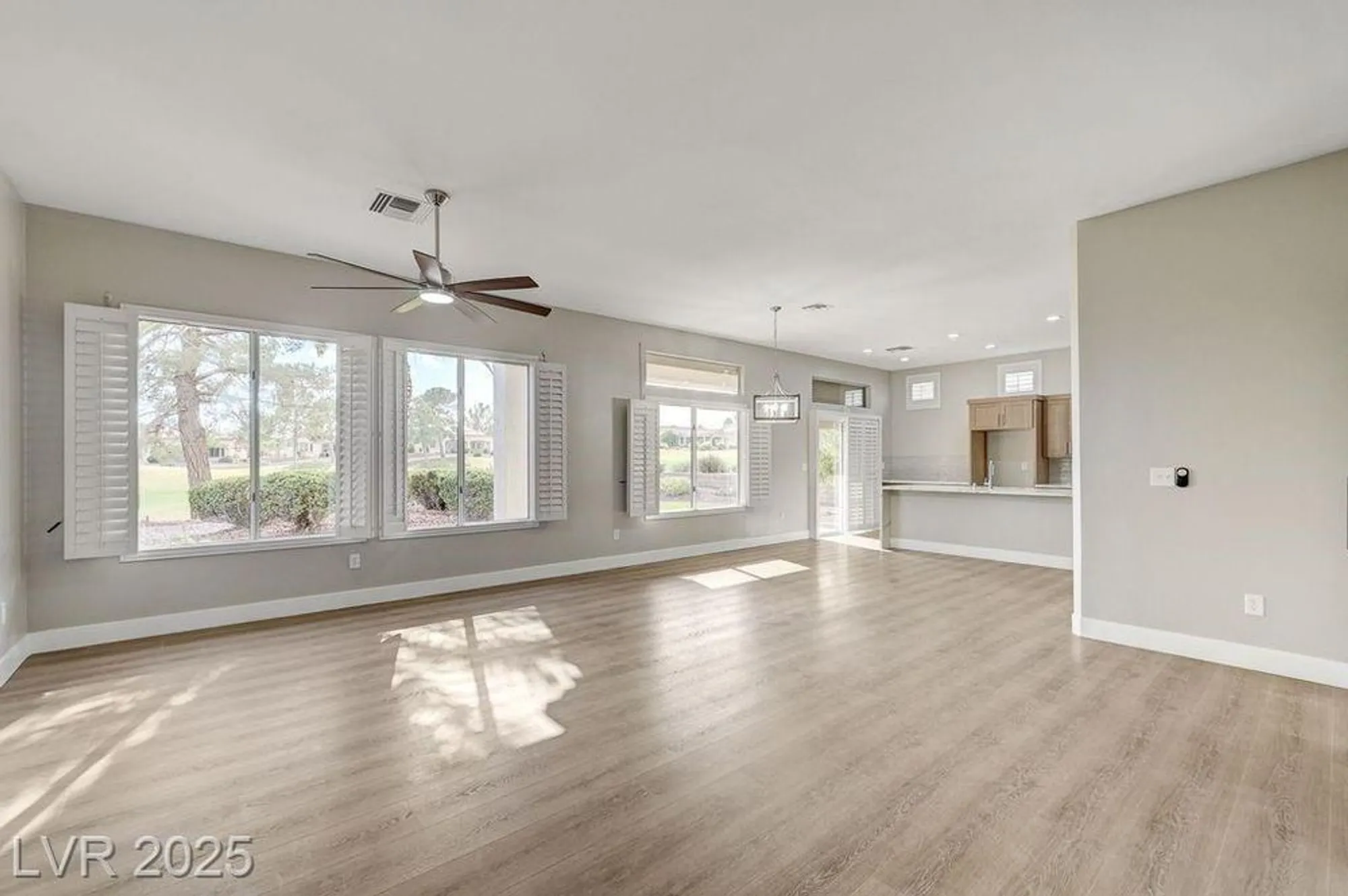 Property Slideshow image 19 of 43 | 9937 villa ridge dr, Las Vegas, NV, 89134