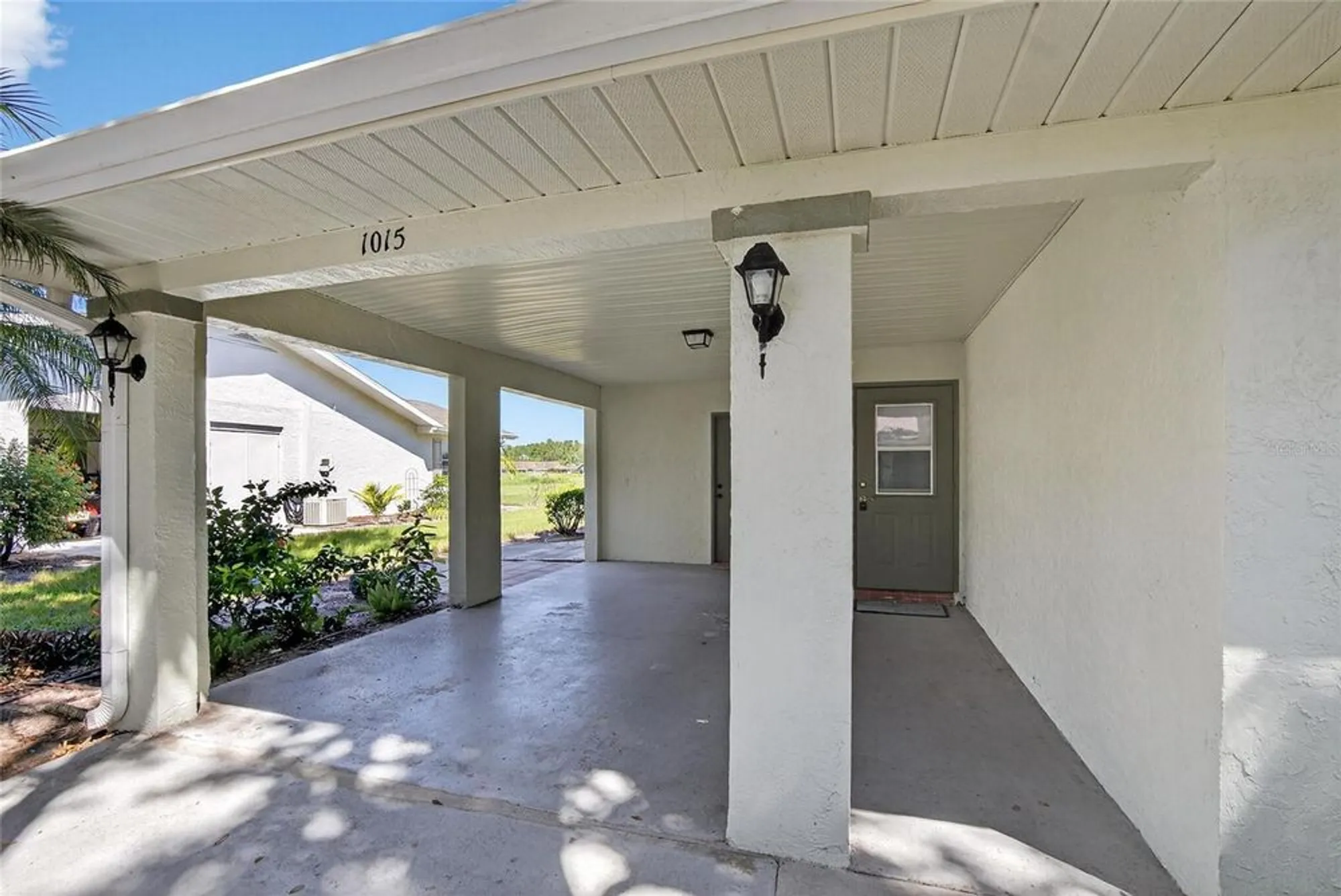 Property Slideshow image 7 of 84 | 1015 harefield cir # 1015, Sun City Center, FL, 33573