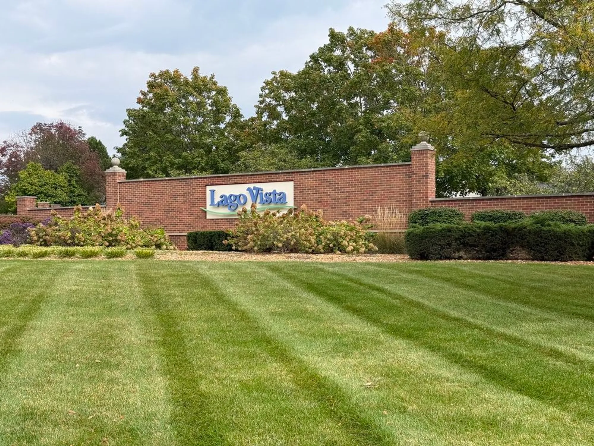 Property Slideshow image 32 of 38 | 17213 mendota dr, Lockport, IL, 60441