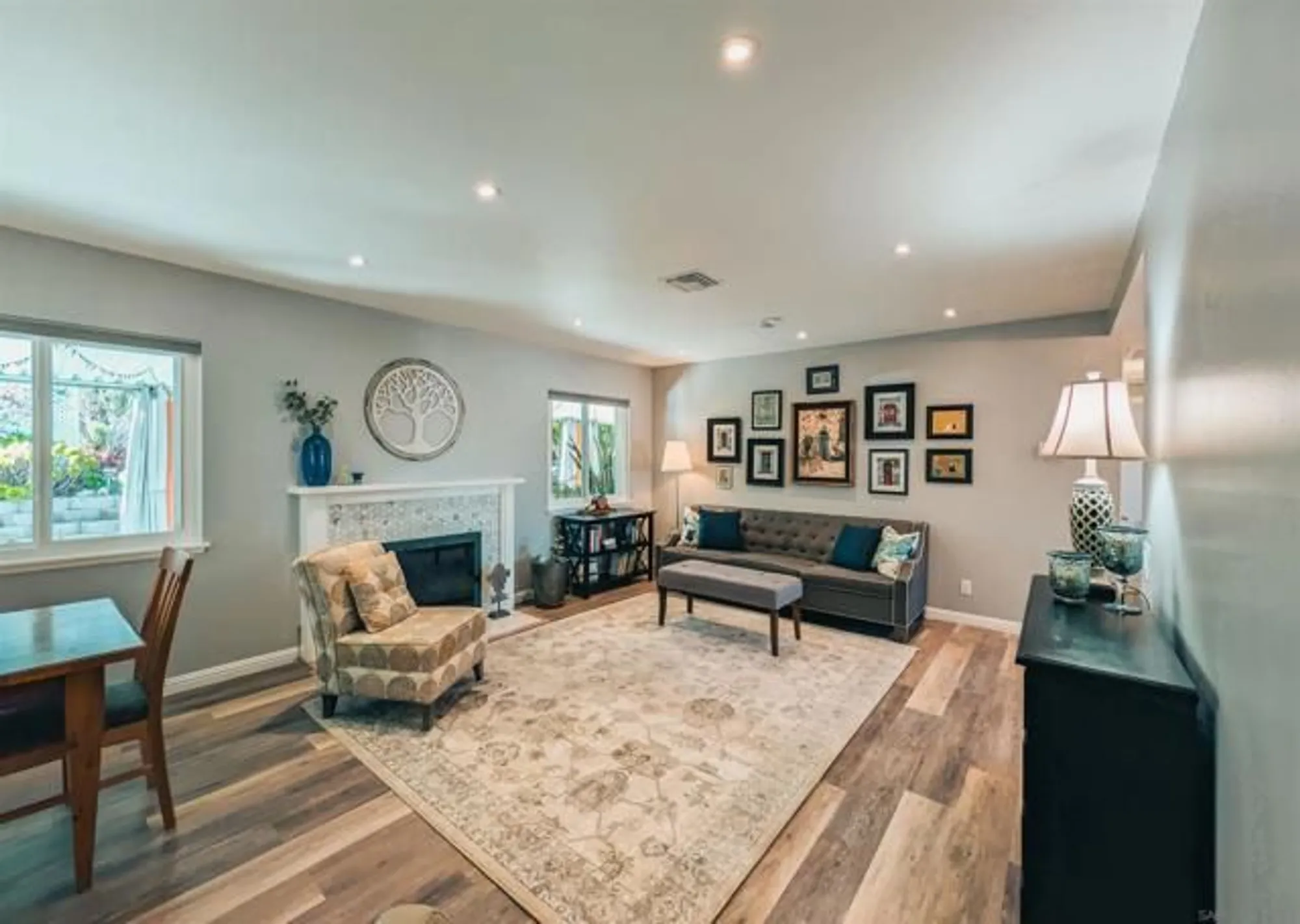 Property Slideshow image 7 of 57 | 16482 roca dr, San Diego, CA, 92128