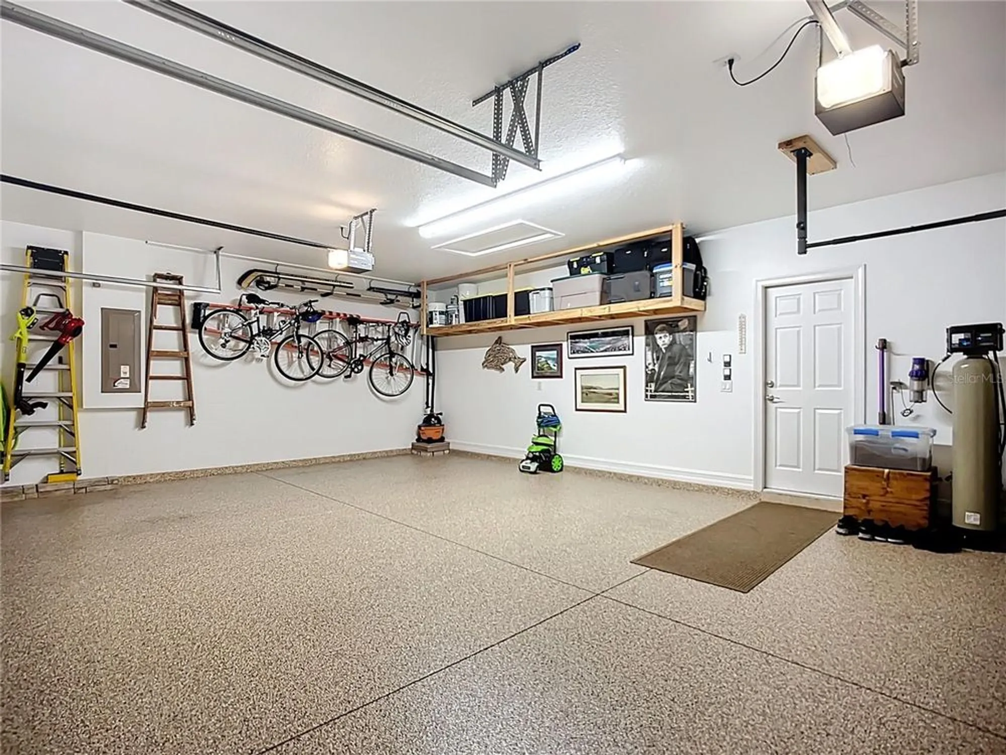 Property Slideshow image 52 of 74 | 16244 diamond bay dr, Wimauma, FL, 33598