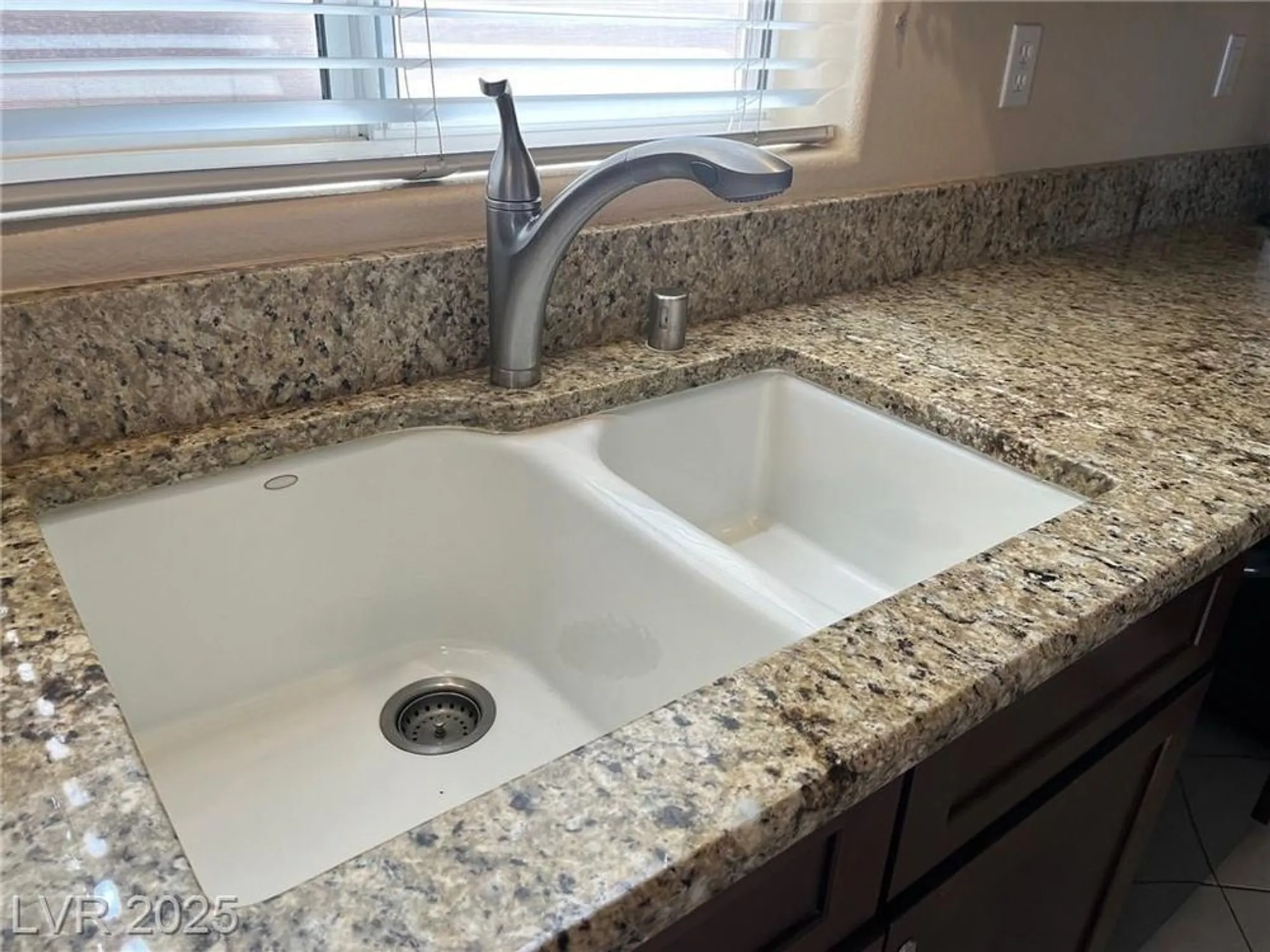 Property Slideshow image 12 of 38 | 10525 mission lakes ave, Las Vegas, NV, 89134