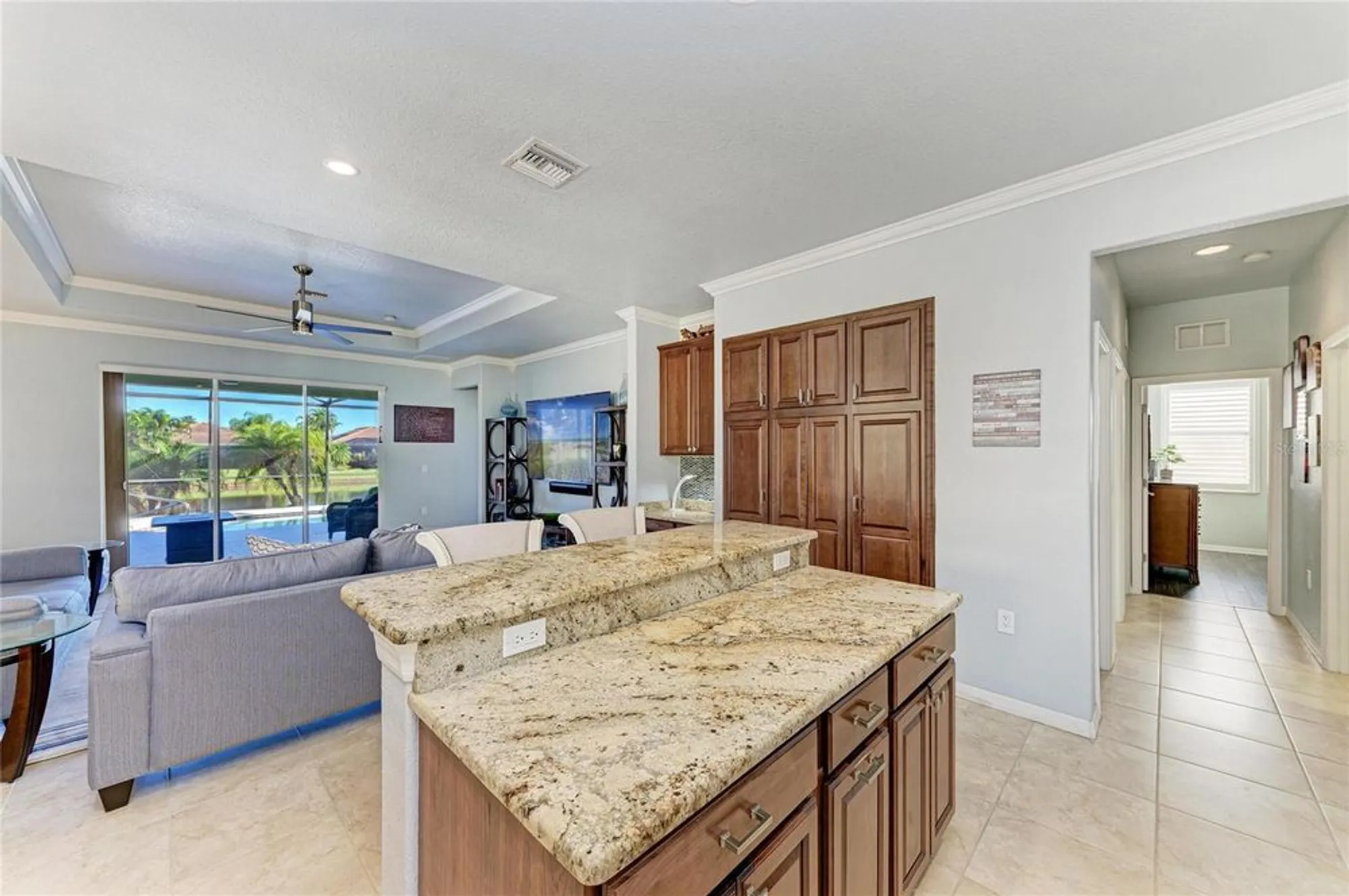 Property Slideshow image 19 of 52 | 212 river enclave ct, Bradenton, FL, 34212