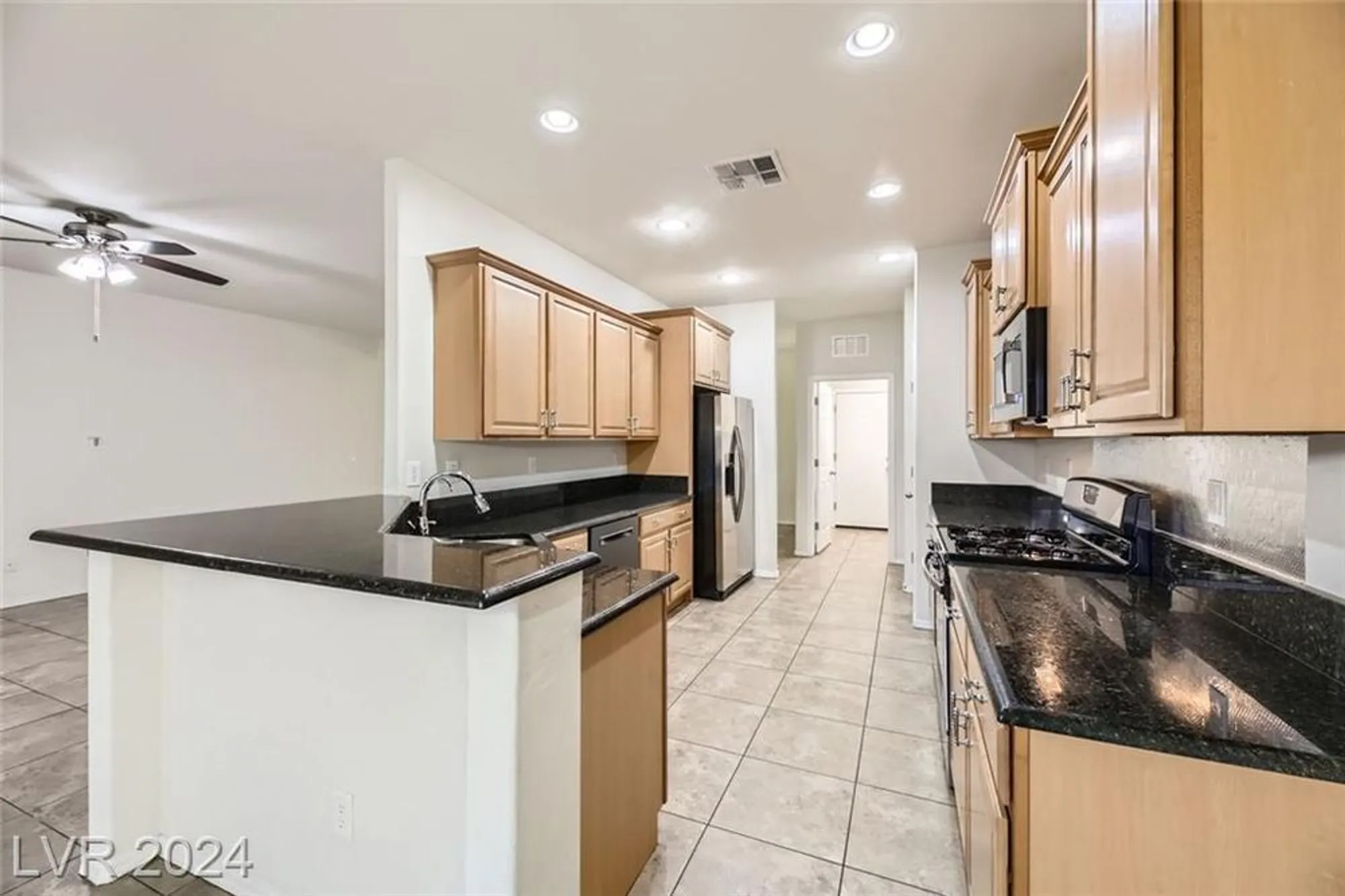 Property Slideshow image 10 of 32 | 3306 american mustang ct, Las Vegas, NV, 89122