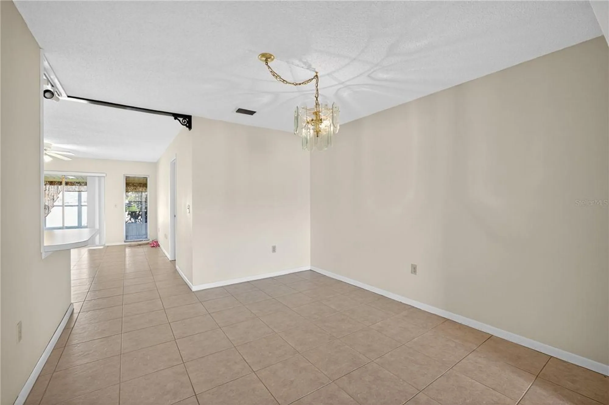 Property Slideshow image 14 of 30 | 1207 eastloch ct, Sun City Center, FL, 33573