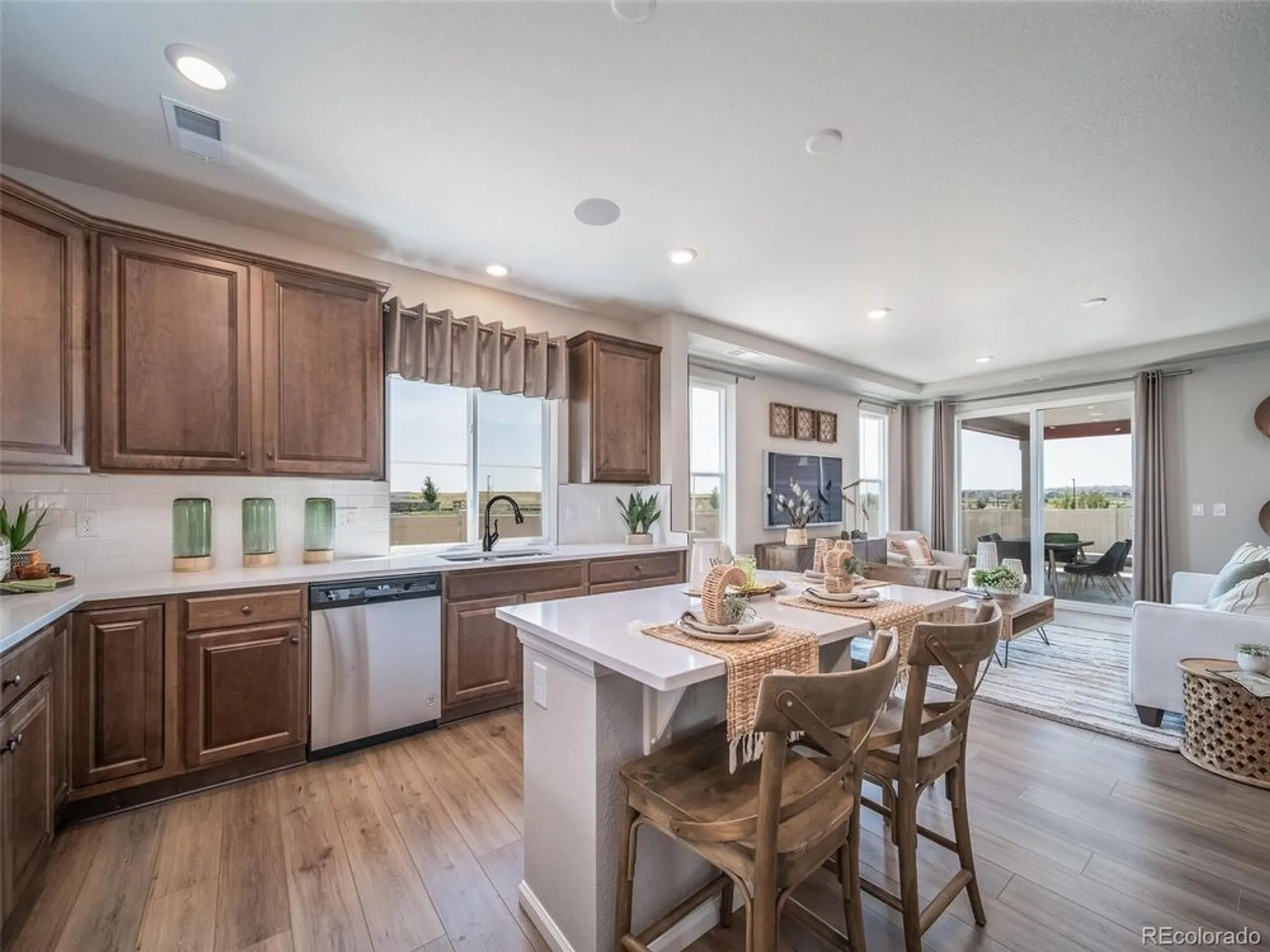 Property Slideshow image 2 of 17 | 21875 e 51st dr, Aurora, CO, 80019