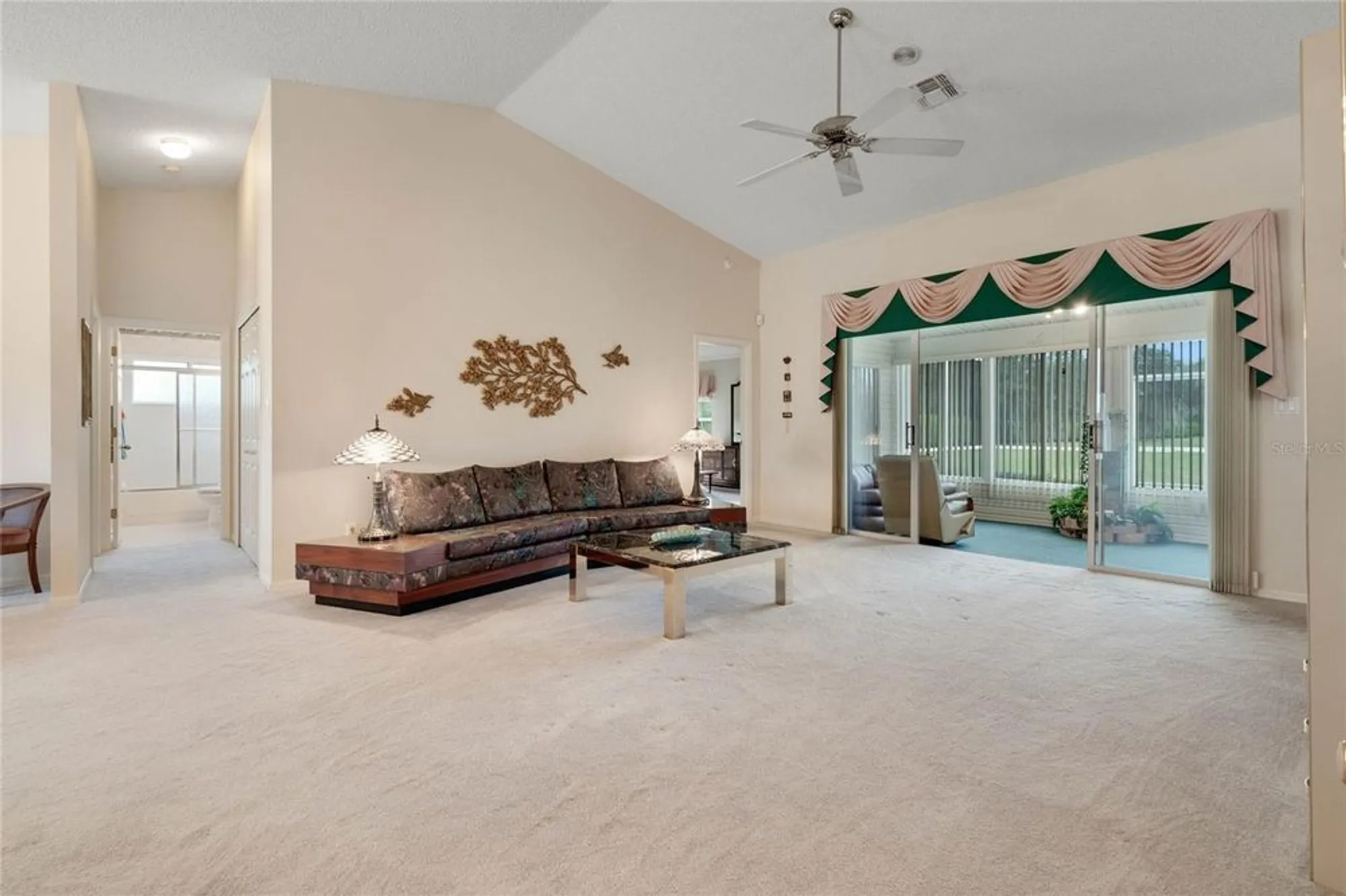 Property Slideshow image 8 of 59 | 25274 lost oak cir, Leesburg, FL, 34748