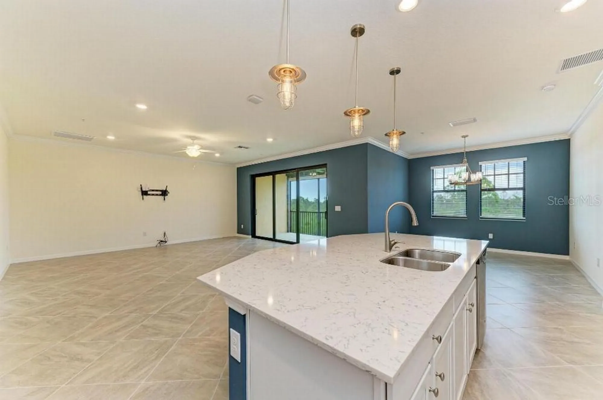Property Slideshow image 12 of 42 | 10043 crooked creek dr unit 202, Venice, FL, 34293
