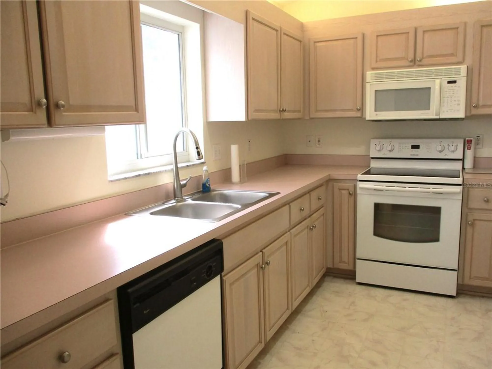 Property Slideshow image 15 of 81 | 11287 sw 136th pl, Dunnellon, FL, 34432