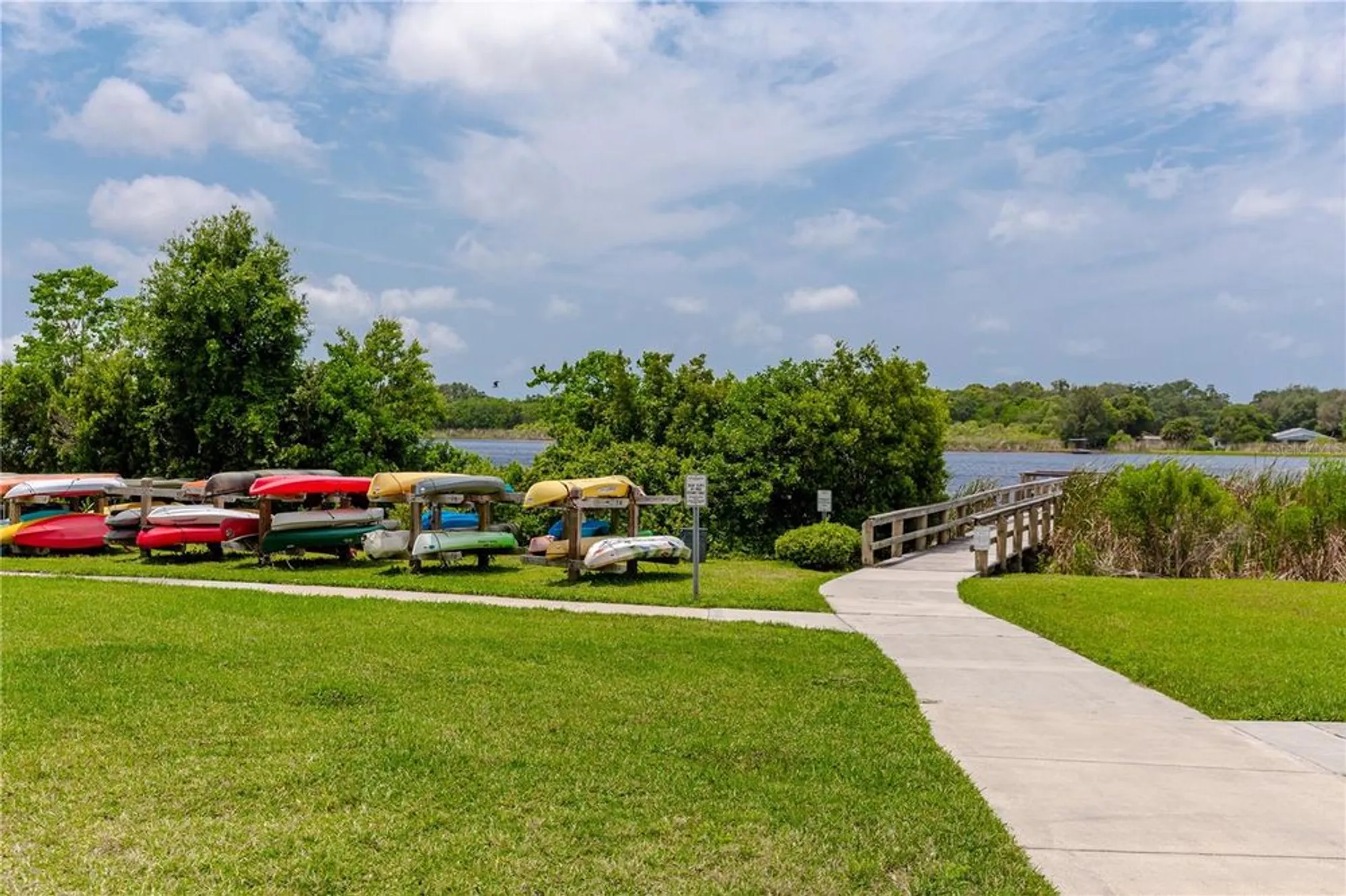 Property Slideshow image 37 of 42 | 2463 brazilia dr apt 39, Clearwater, FL, 33763