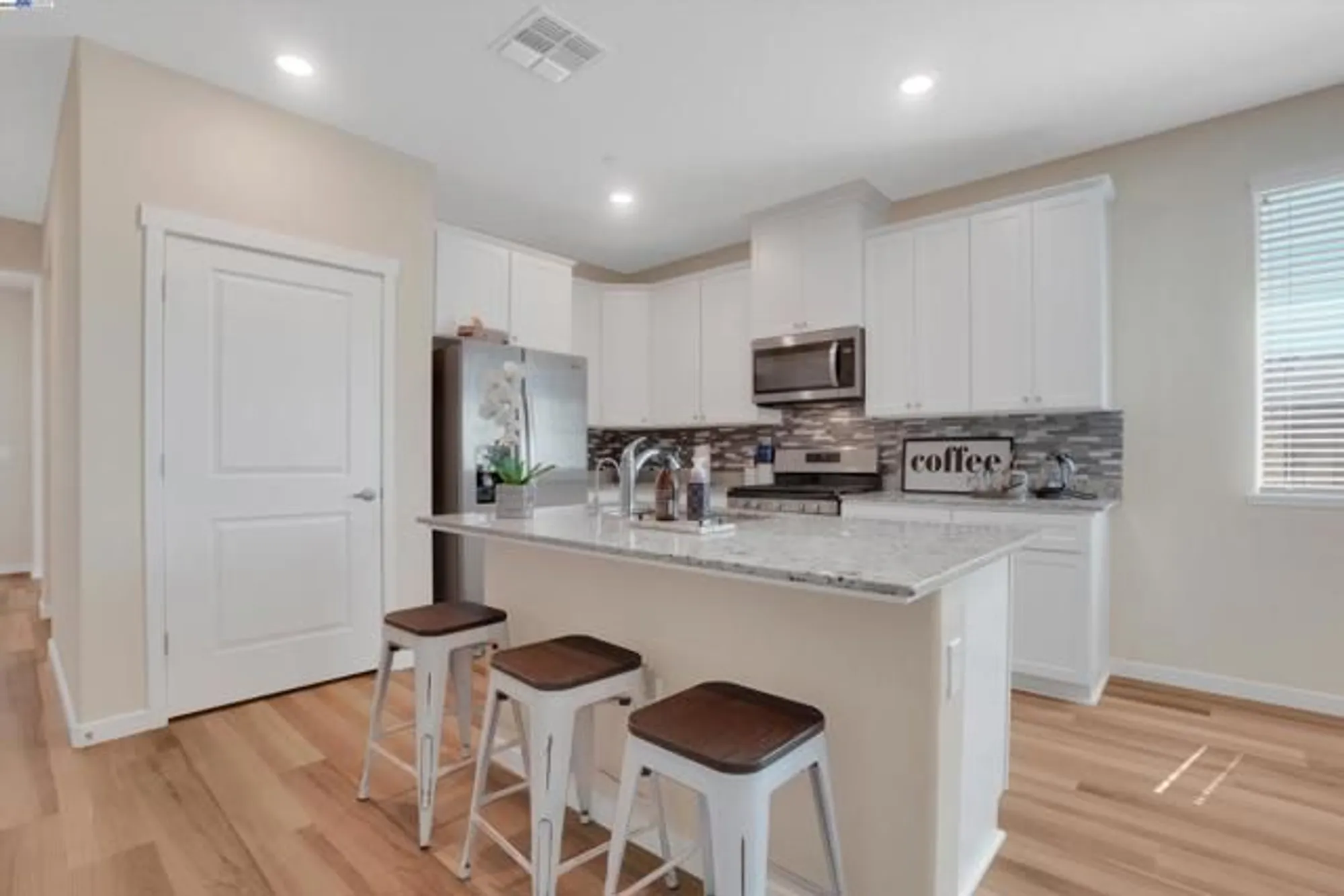 Property Slideshow image 12 of 36 | 2211 lavender pl, Rio Vista, CA, 94571